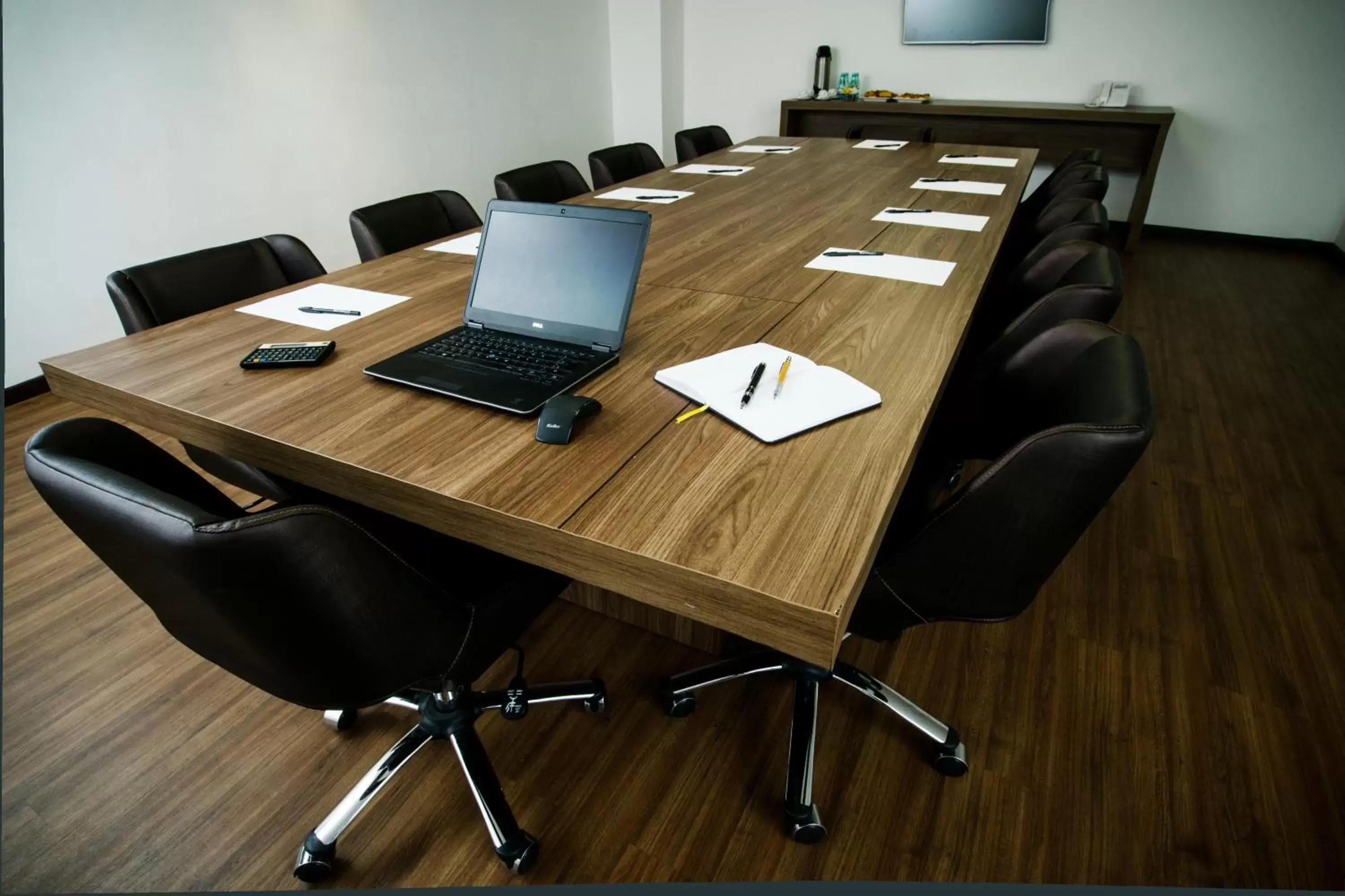 Meeting/conference room in BH Raja Hotel