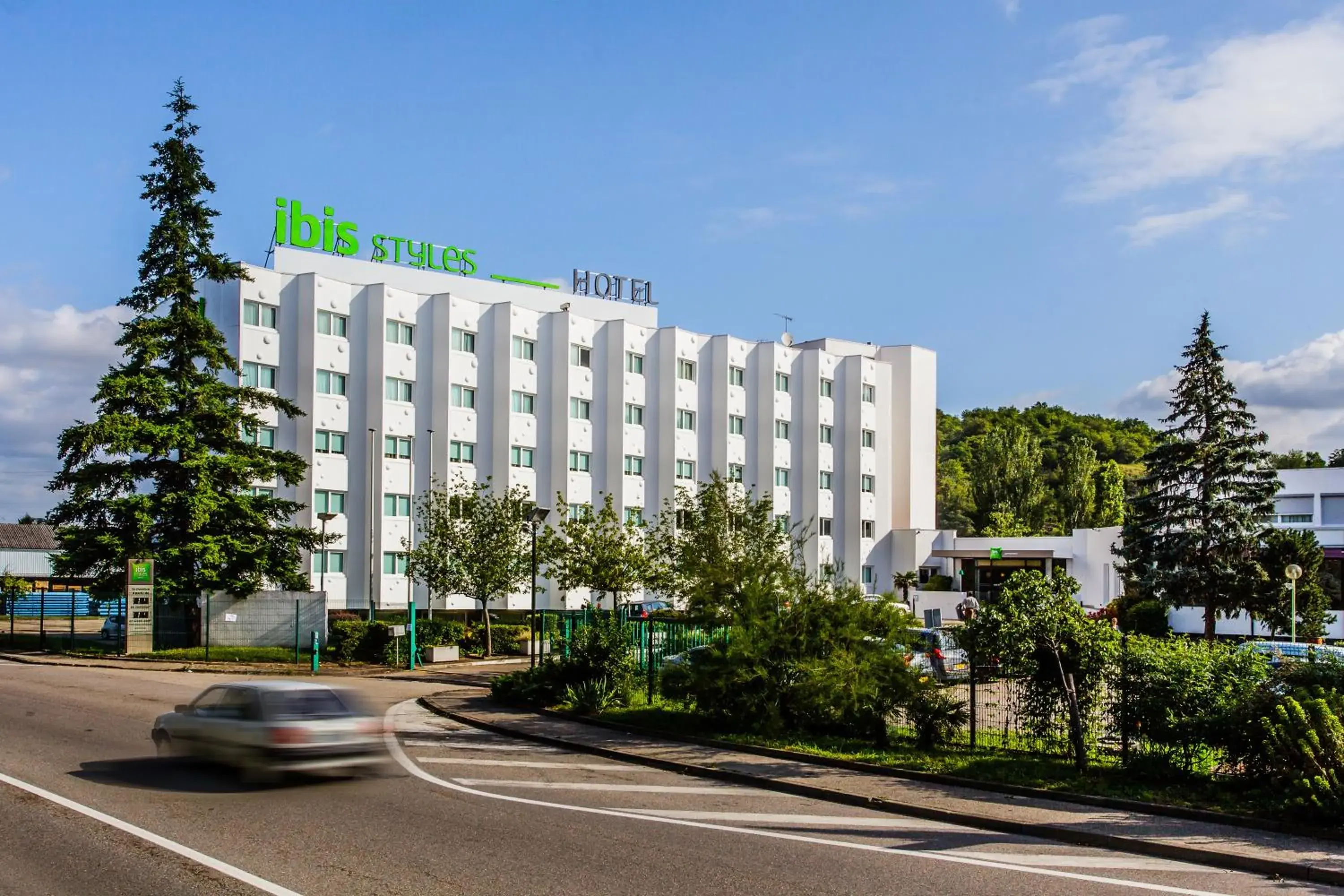 Facade/entrance in ibis Styles Lyon Sud Vienne Facade/entrance in ibis Styles Lyon Sud Vienne