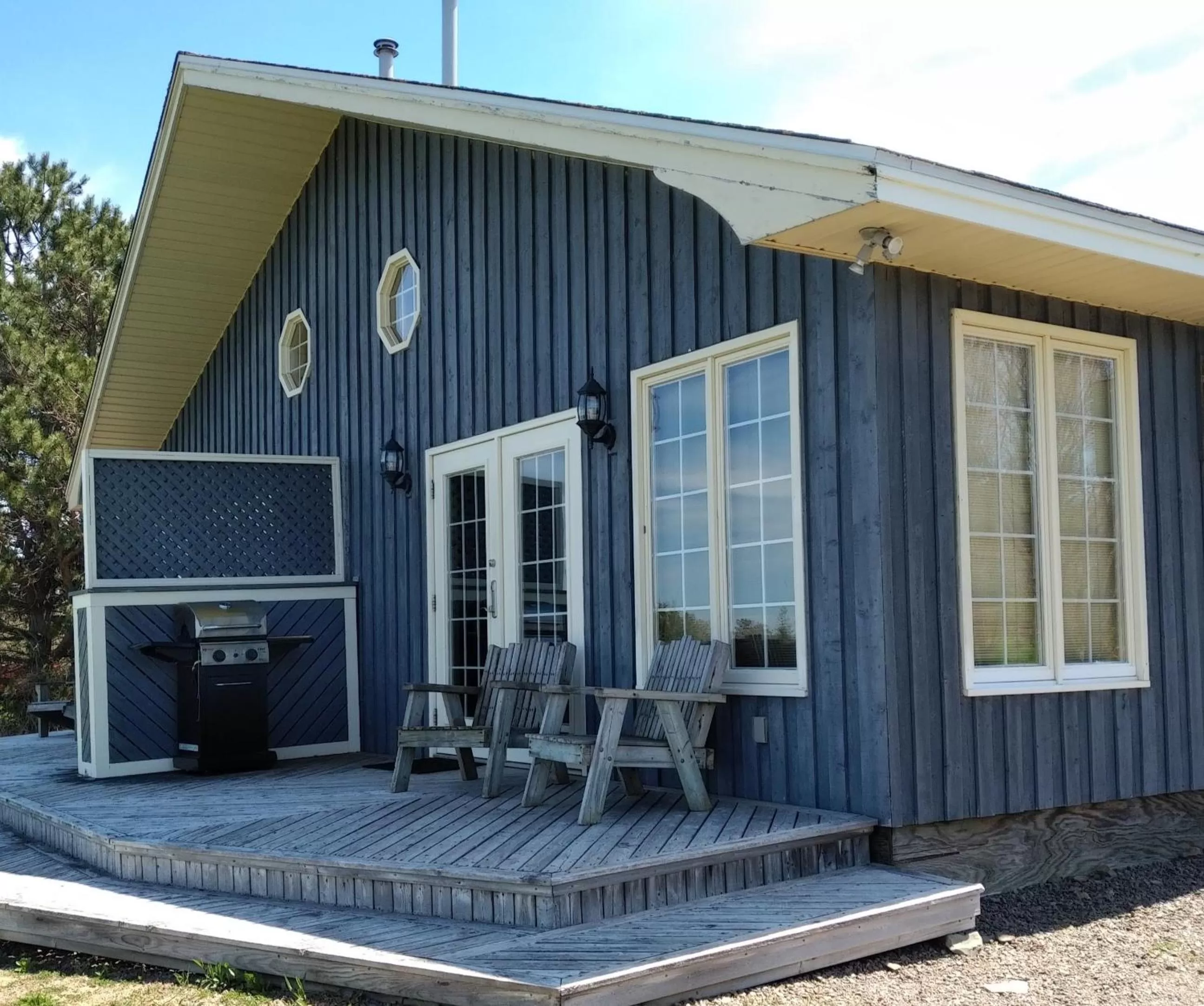 Patio, Property Building in Amherst Shore Country Inn