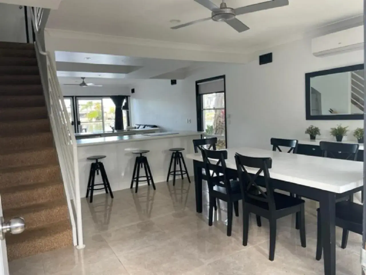 Dining Area in Noosa Entrance Waterfront Resort