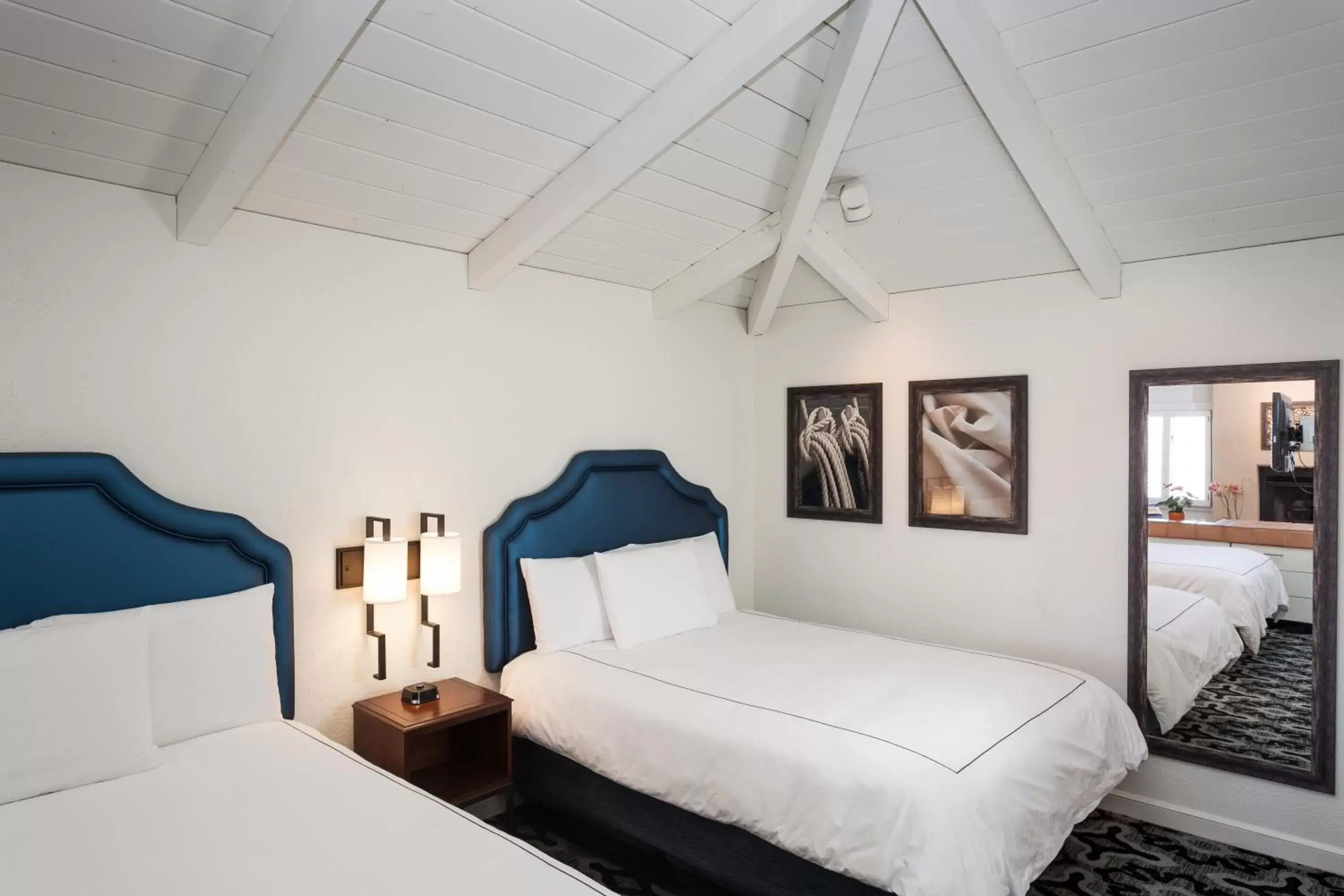 Bed in Hotel Pacific Bed in Hotel Pacific