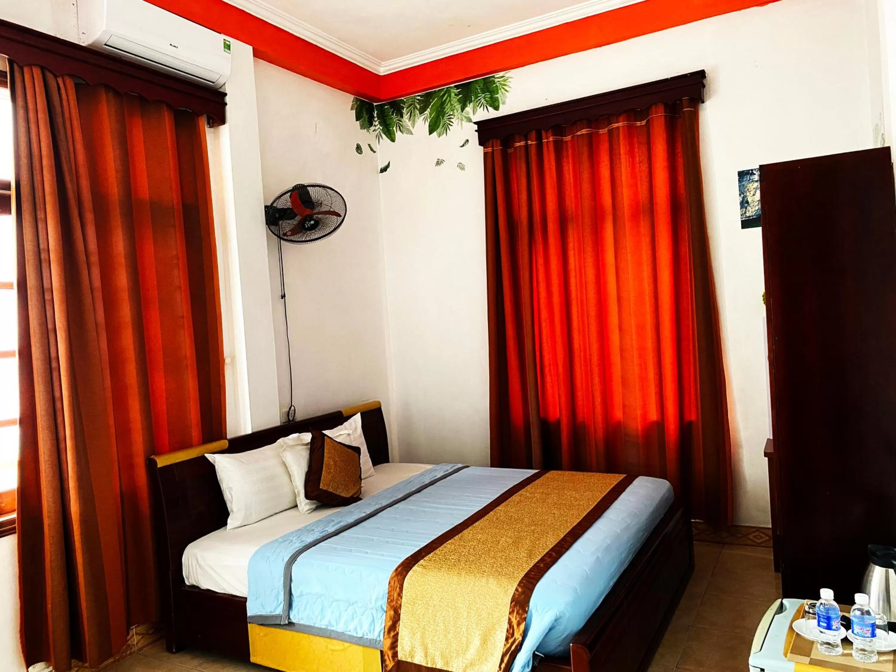 Bed in Alex Ha Long Hotel