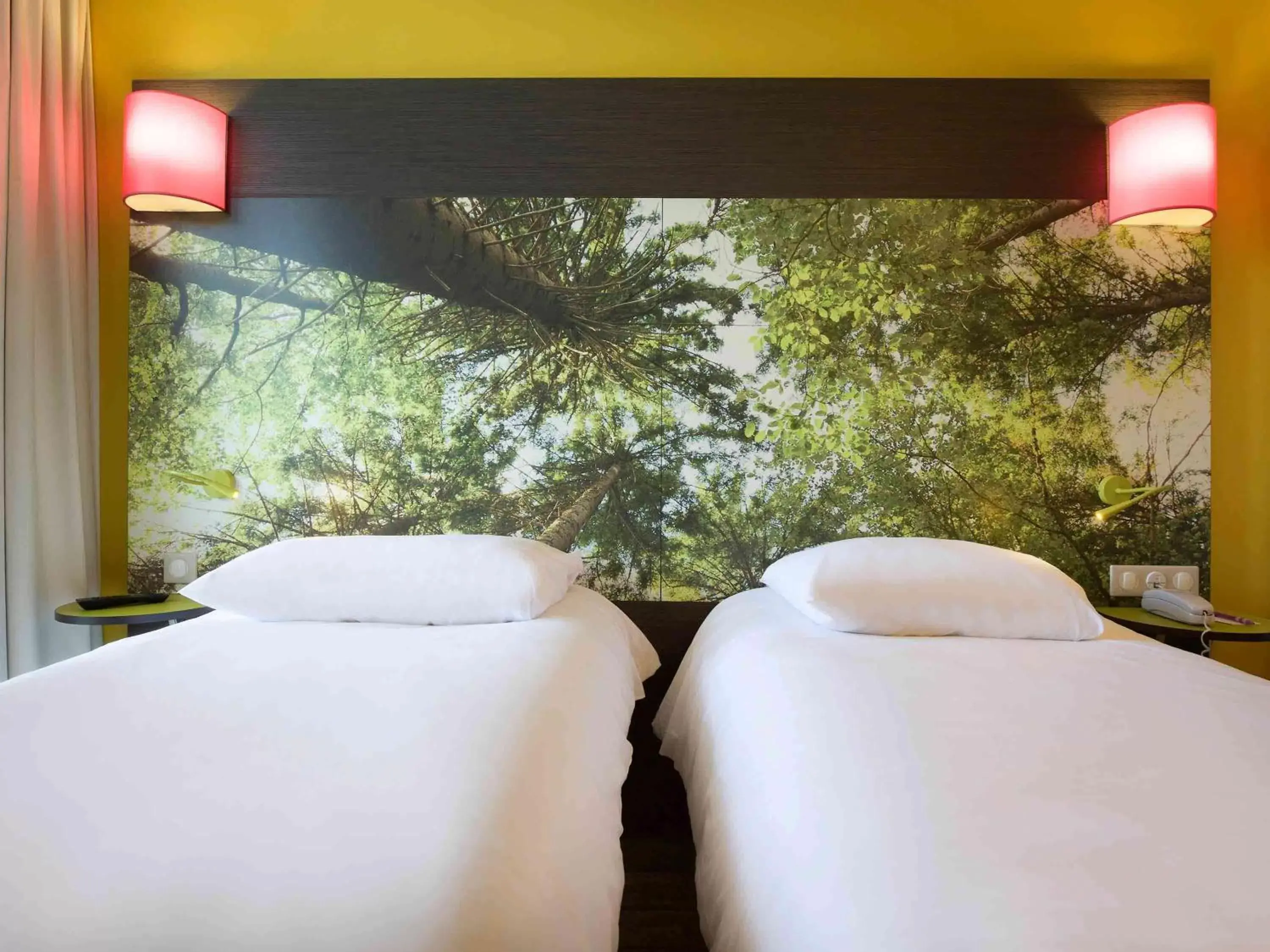 Photo of the whole room, Bed in ibis styles Dax Centre Photo of the whole room, Bed in ibis styles Dax Centre