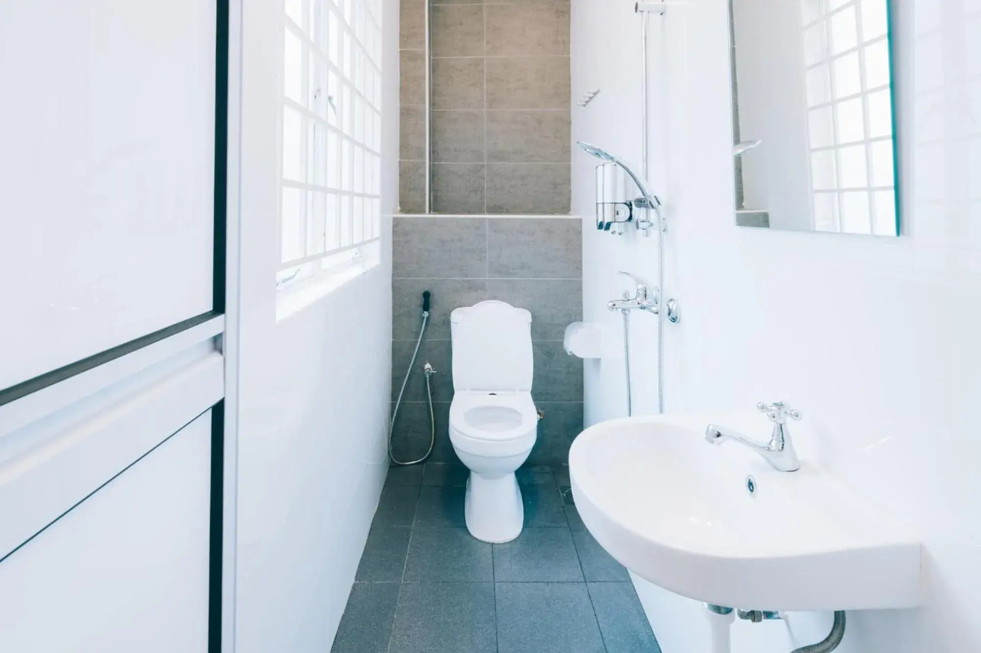 Bathroom in Wanderloft Capsule Hostel