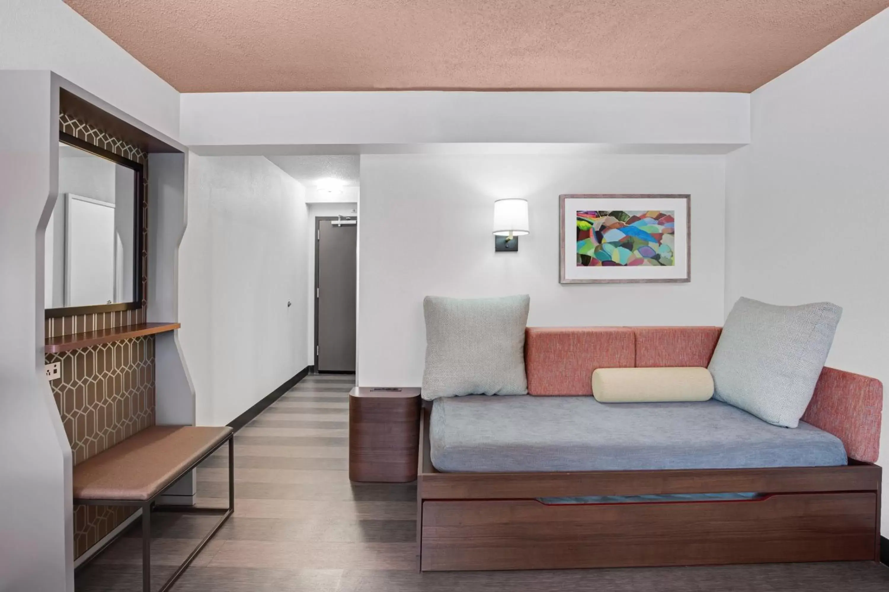 Standard King Room with Roll-in Shower - Mobility Accessible in Holiday Inn Roanoke Airport - Conference CTR by IHG Standard King Room with Roll-in Shower - Mobility Accessible in Holiday Inn Roanoke Airport - Conference CTR by IHG