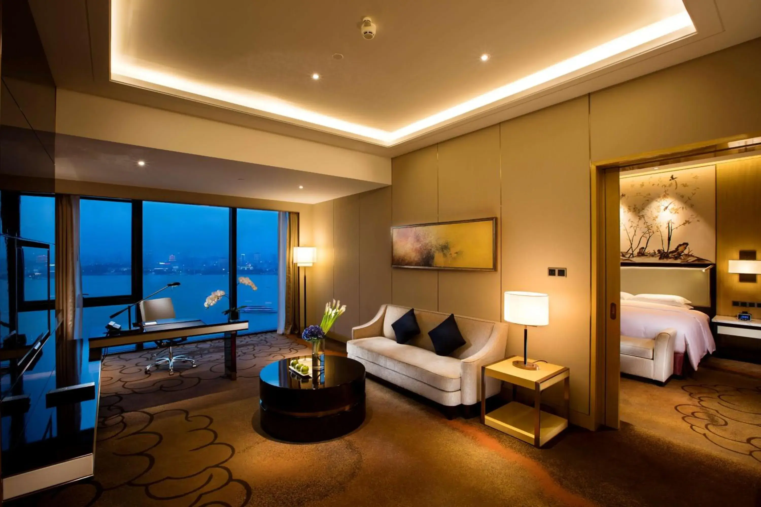 Living room in Hilton Wuhan Riverside