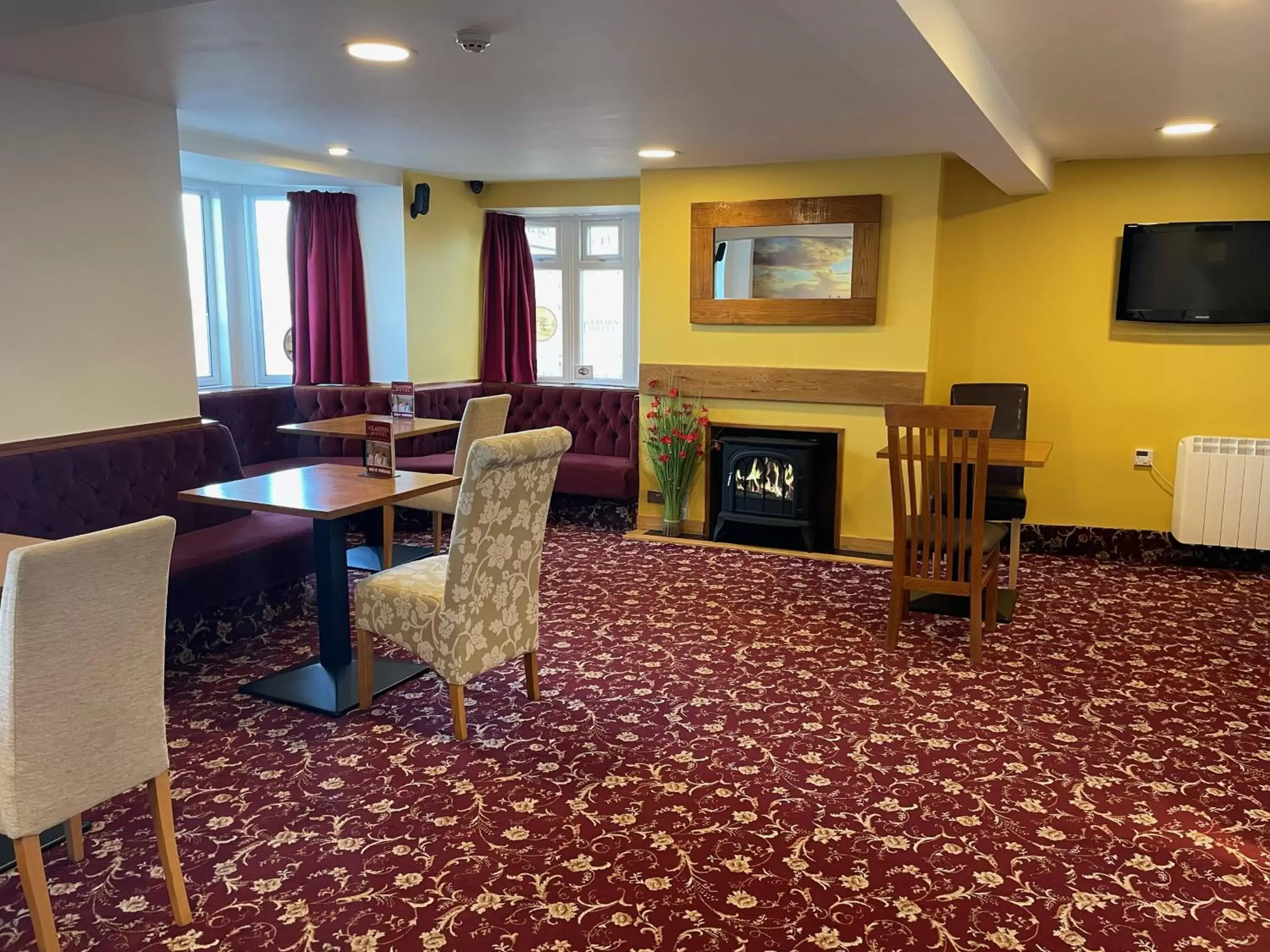 Dining area in Claxton Hotel