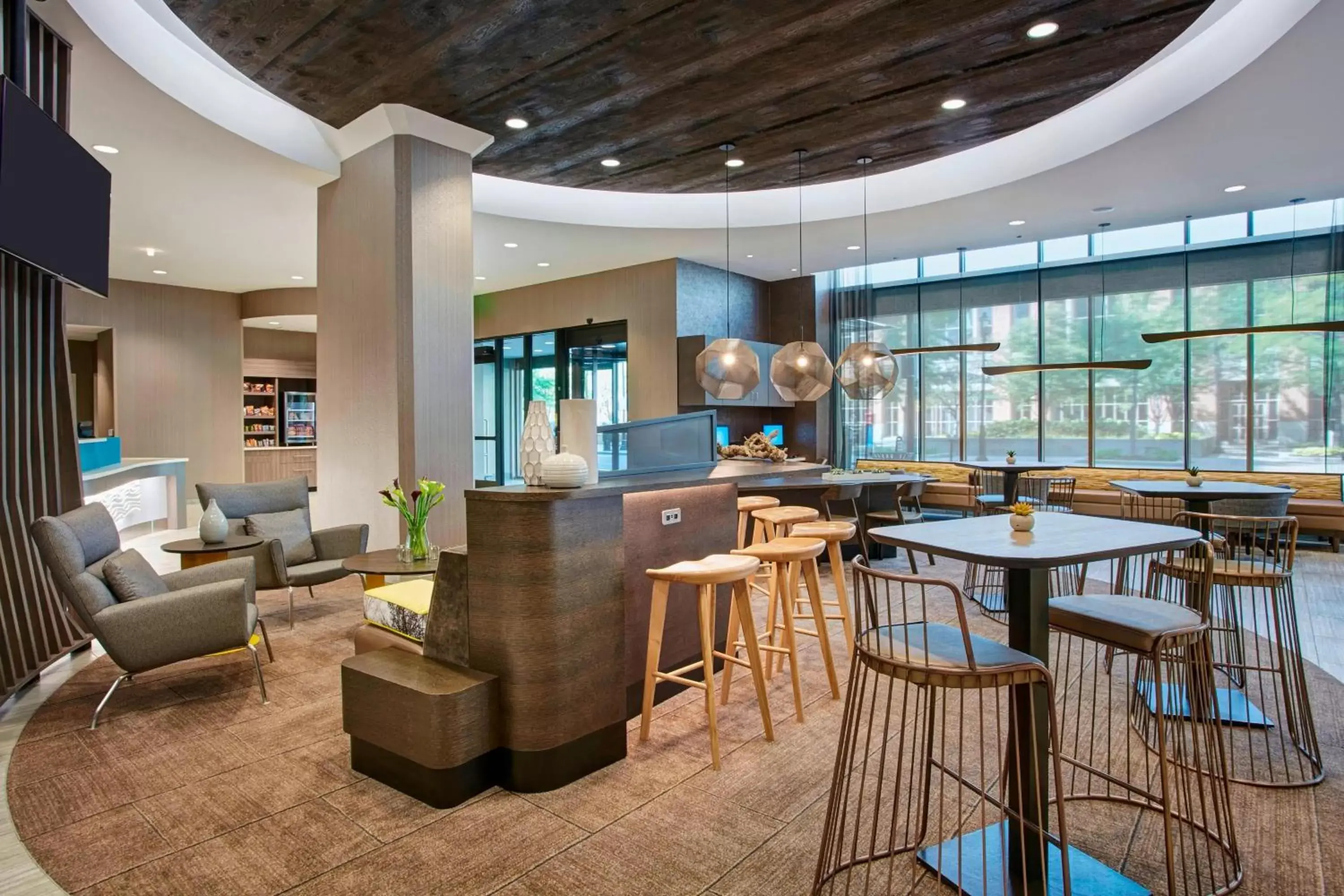 Lobby or reception, Lounge/Bar in SpringHill Suites by Marriott Milwaukee Downtown