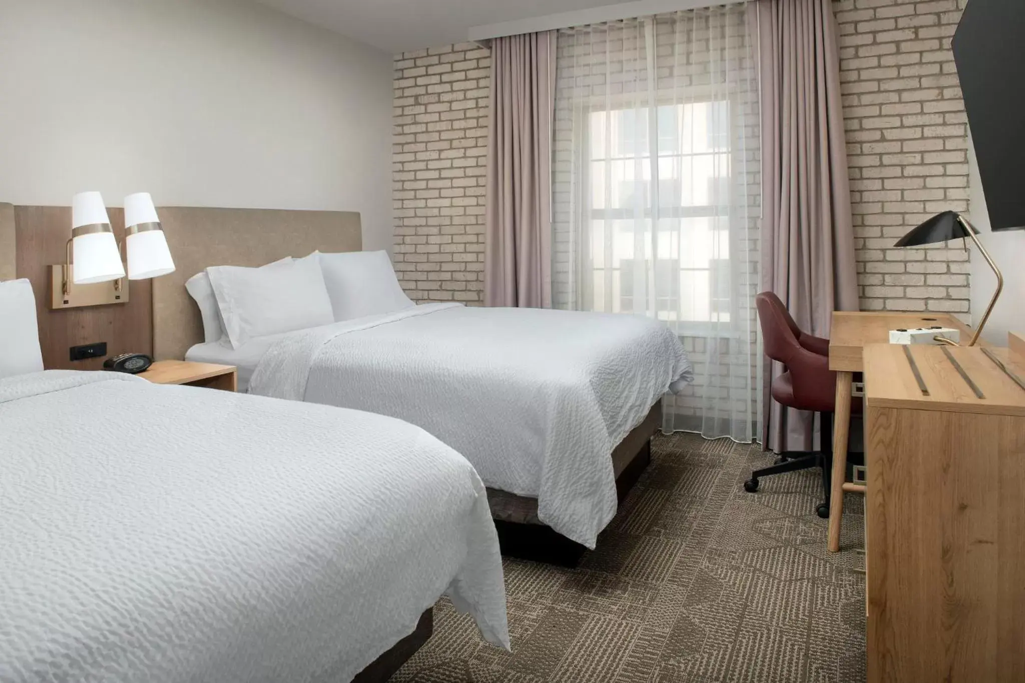 Photo of the whole room, Bed in Staybridge Suites San Antonio Airport, an IHG Hotel