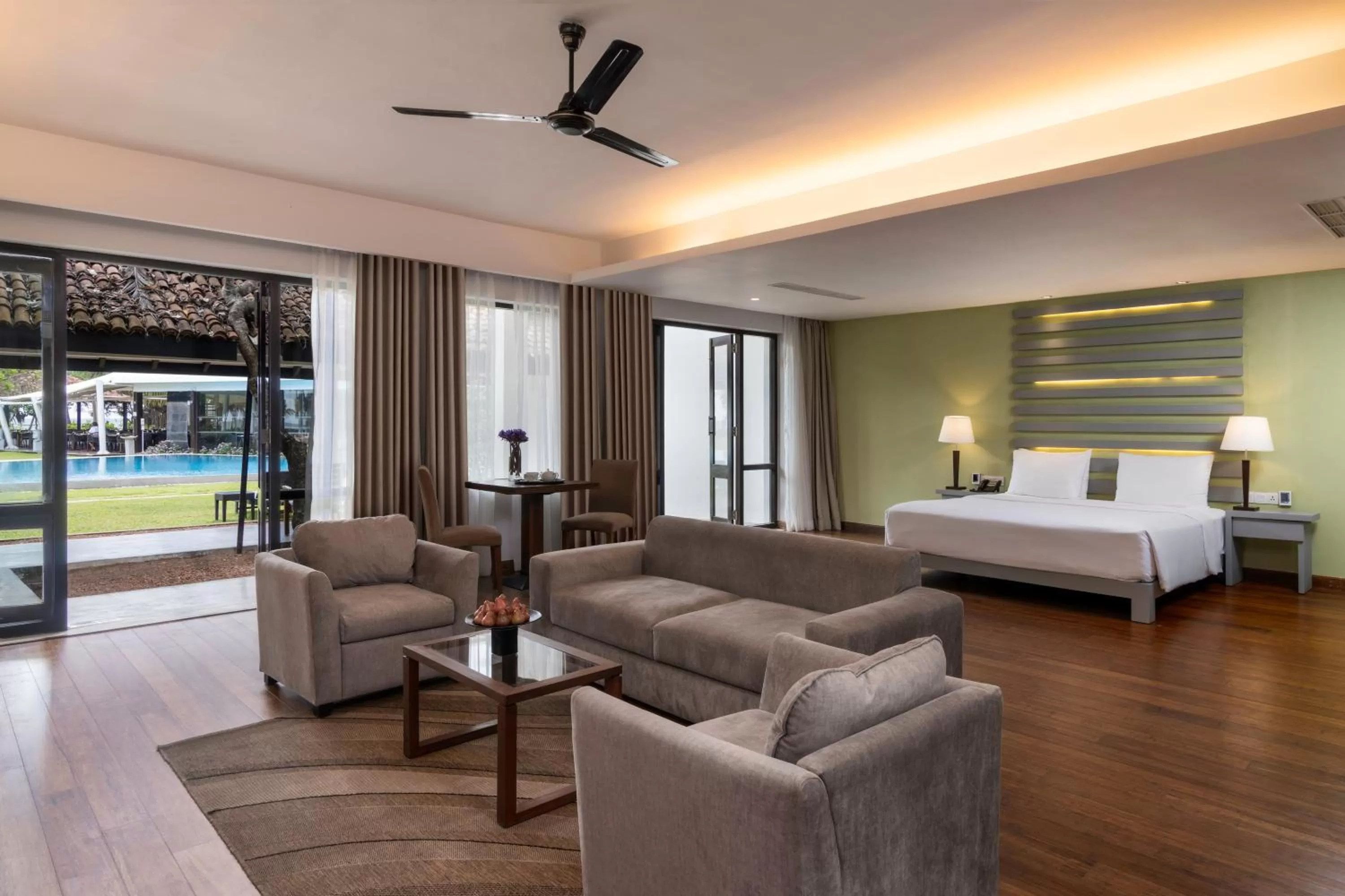 Balcony/Terrace, Bed in Thaala Bentota