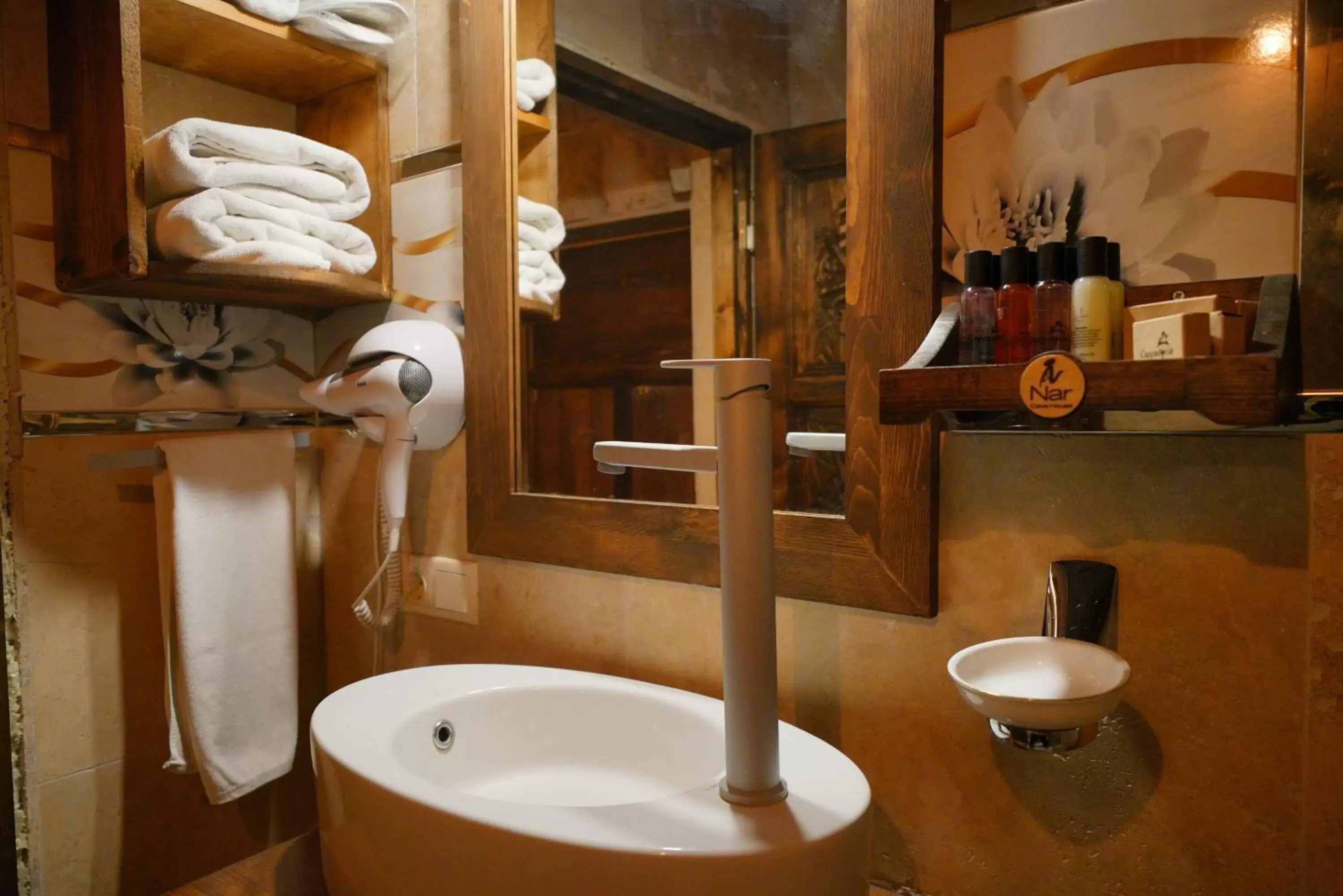 Shower, Bathroom in Cappadocia Nar Cave House & Hot Swimming Pool