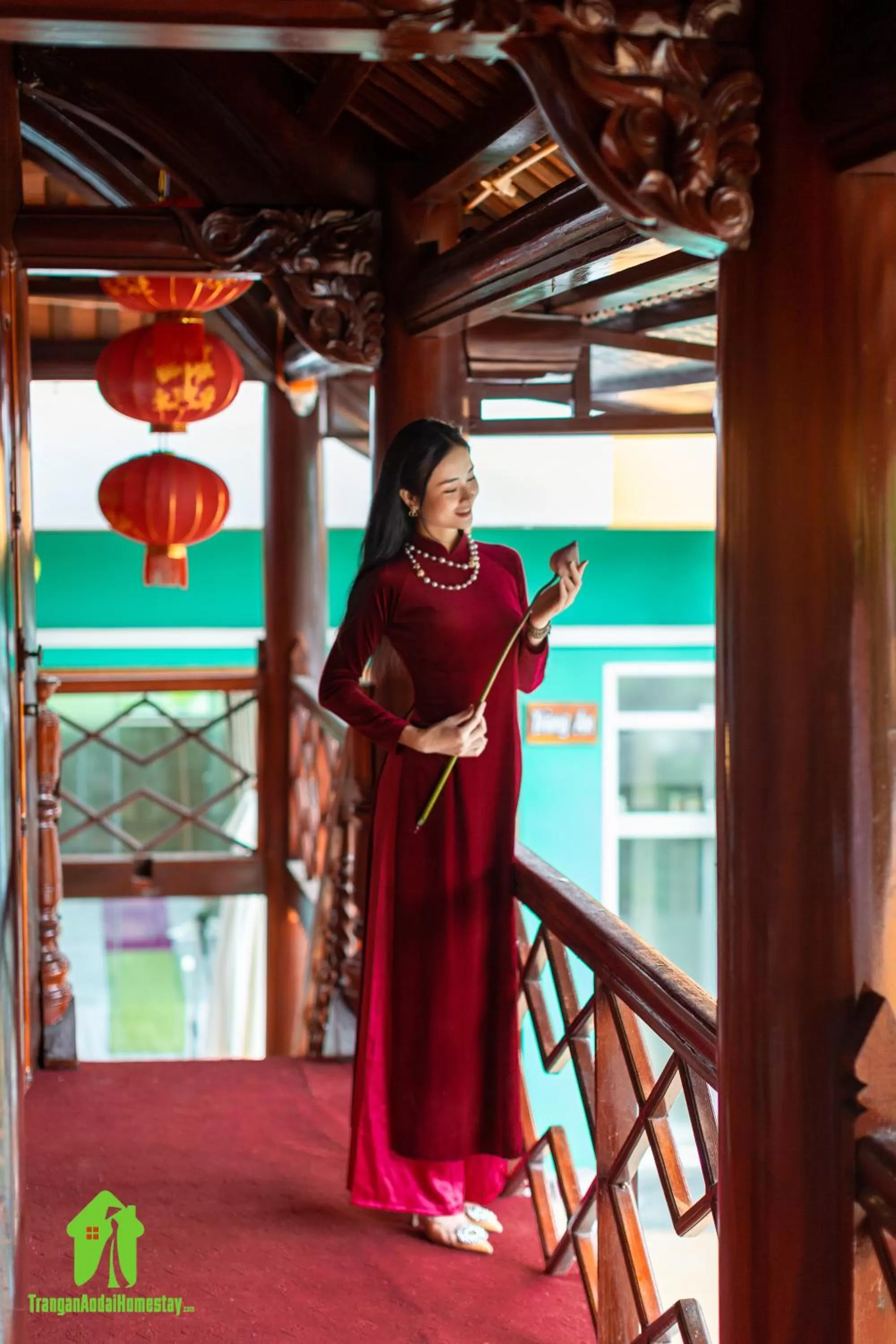 People in Trang An Ao Dai Homestay