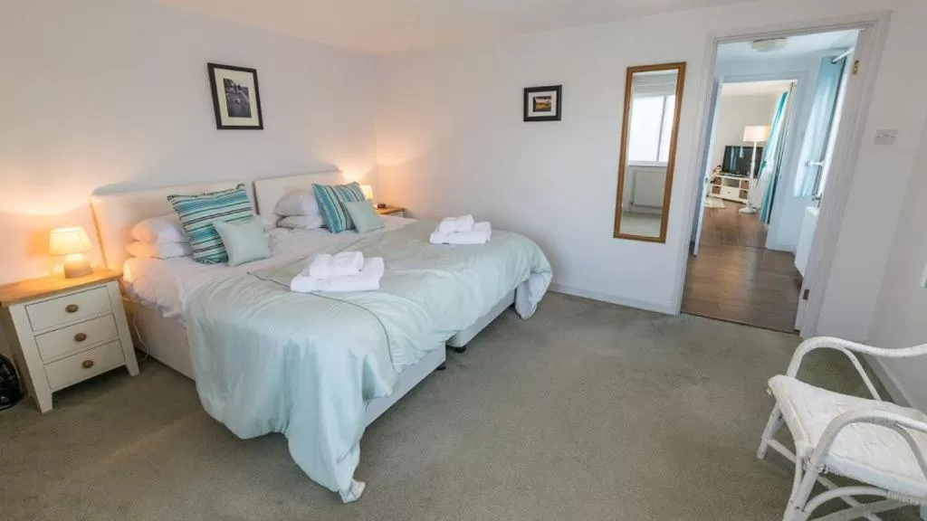 Bed in Chesil Beach Lodge Burton Bradstock Dorset DT64RJ