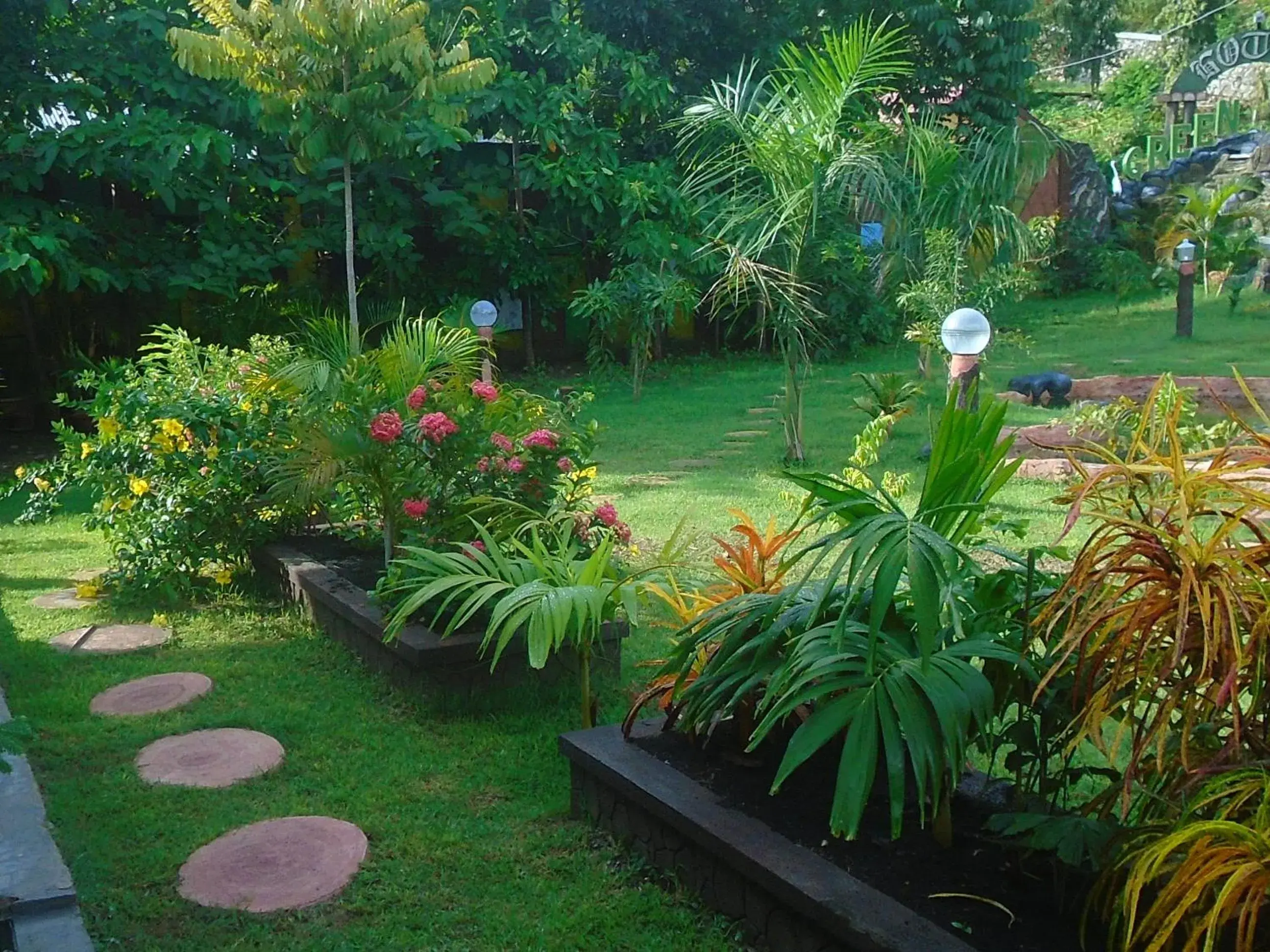 Garden in Green Prundi Hotel