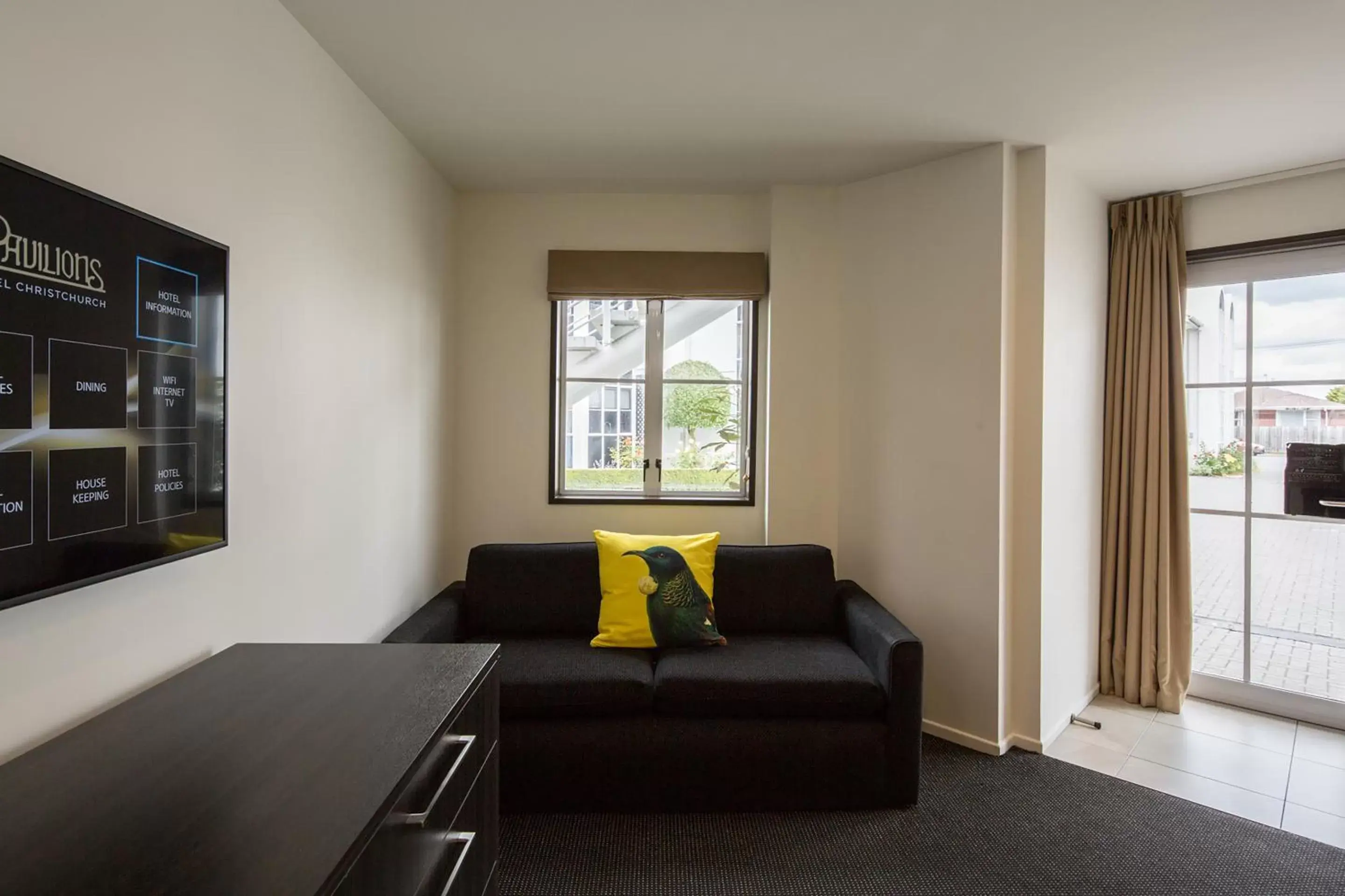 Living room, Seating Area in Pavilions Hotel