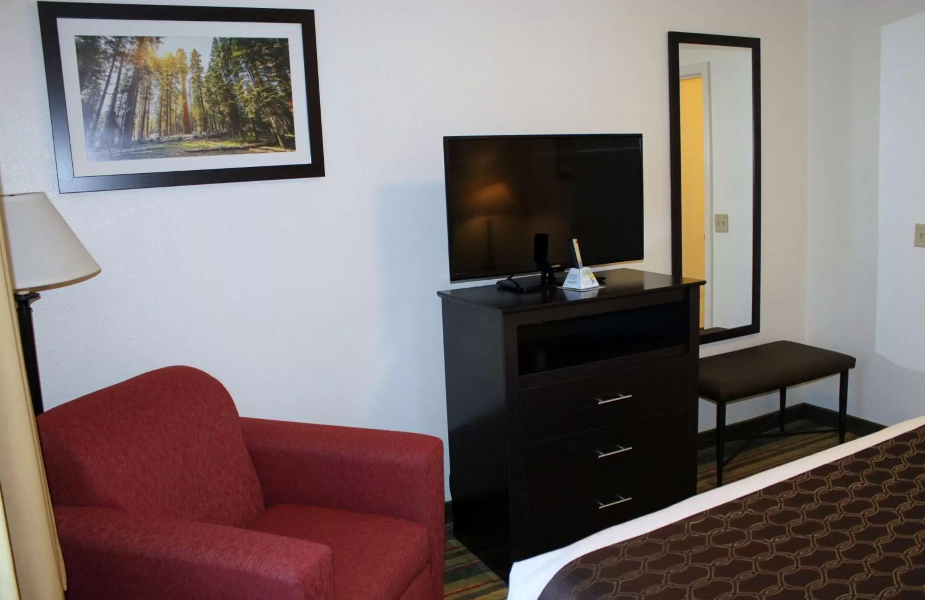 Photo of the whole room, Seating Area in Best Western Visalia Hotel