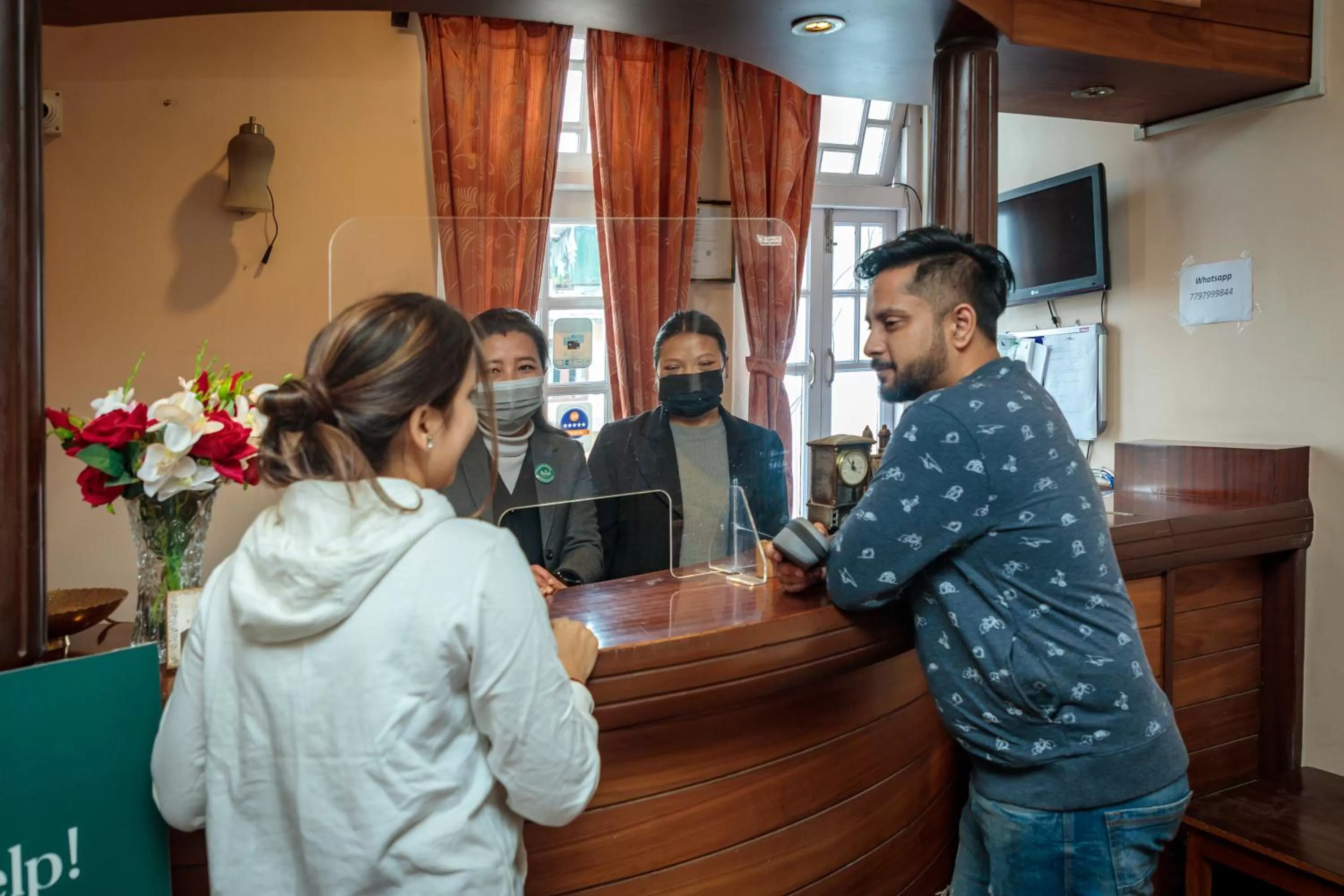 Lobby or reception in Muscatel Spring Burn - 100 Mts from Mall Road