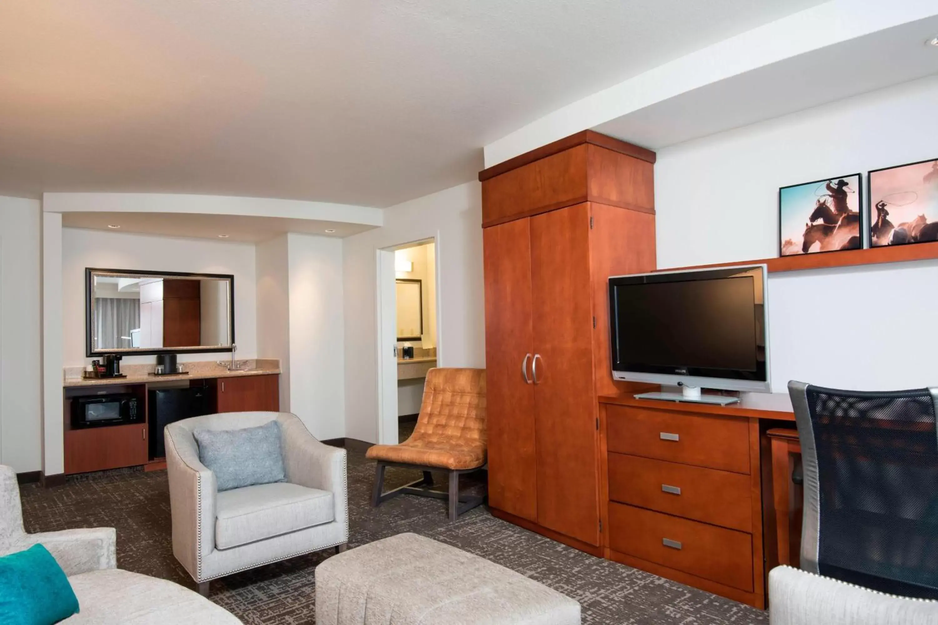 Bedroom, TV/Entertainment Center in Courtyard by Marriott San Antonio North Stone Oak At Legacy