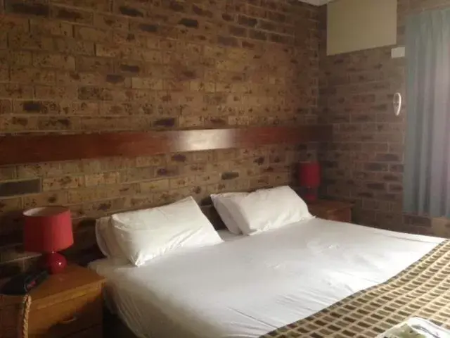 Bed in Gisborne Motel