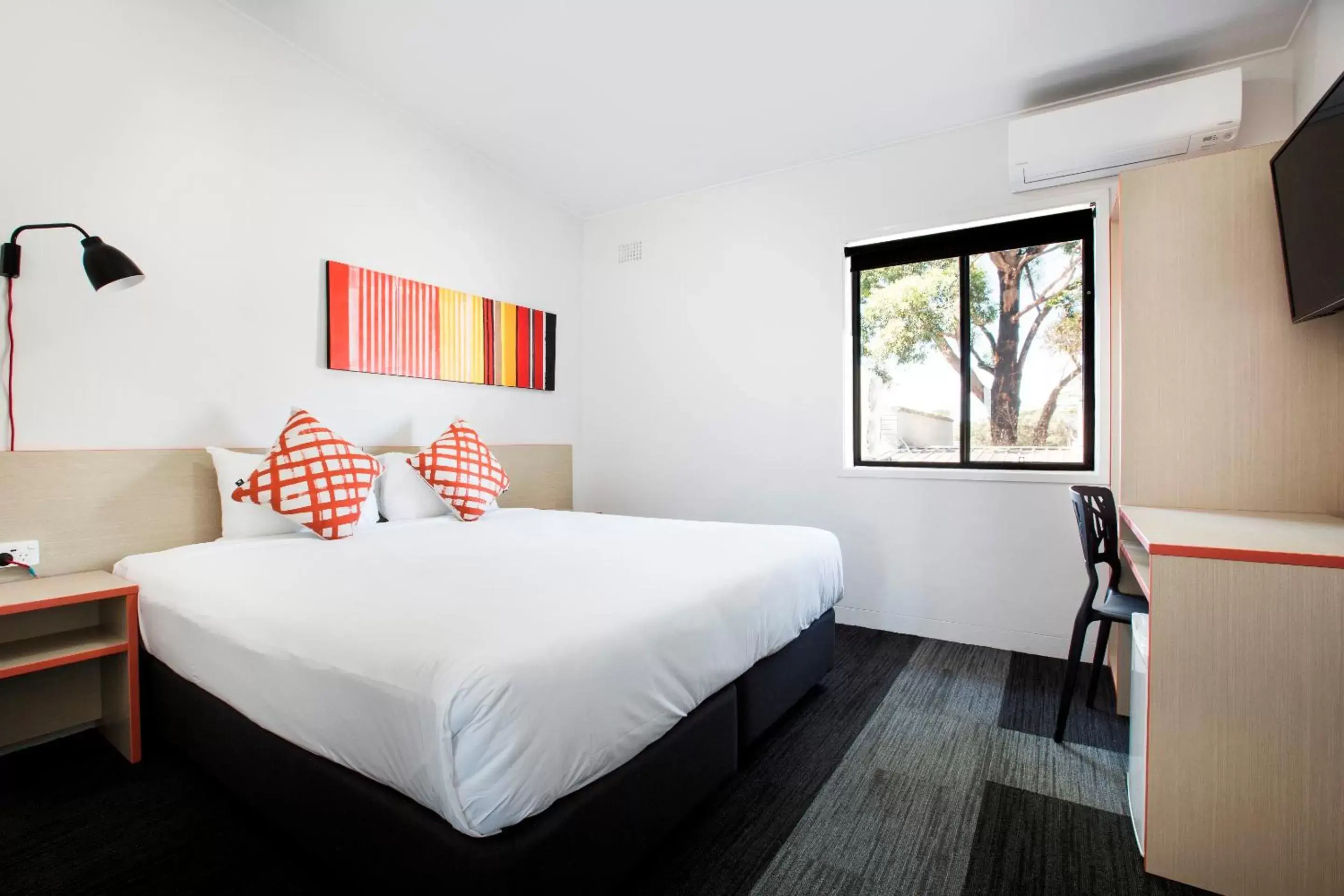 Photo of the whole room, Bed in Villawood Hotel