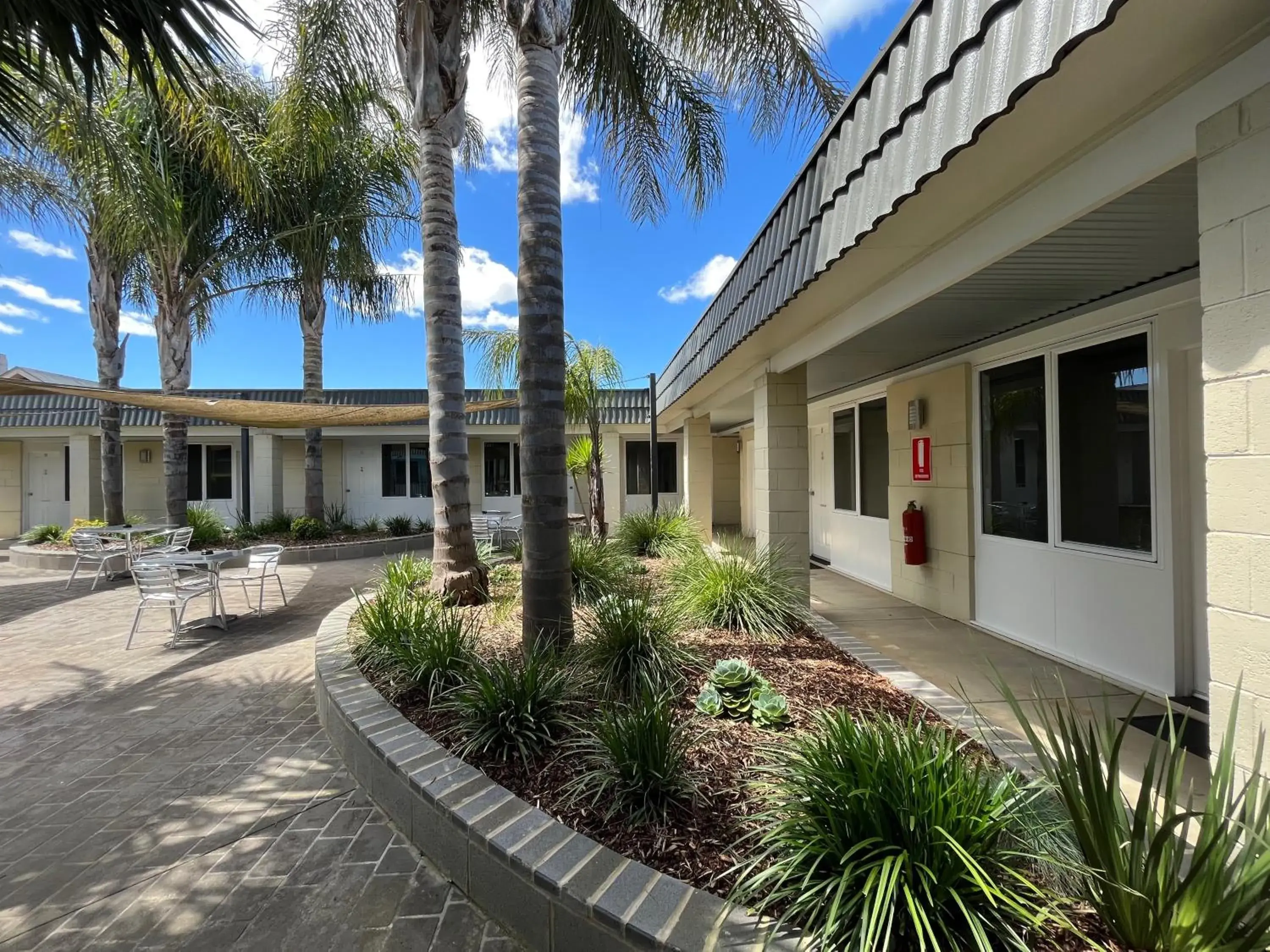 Garden, Property Building in Ryley Motor Inn