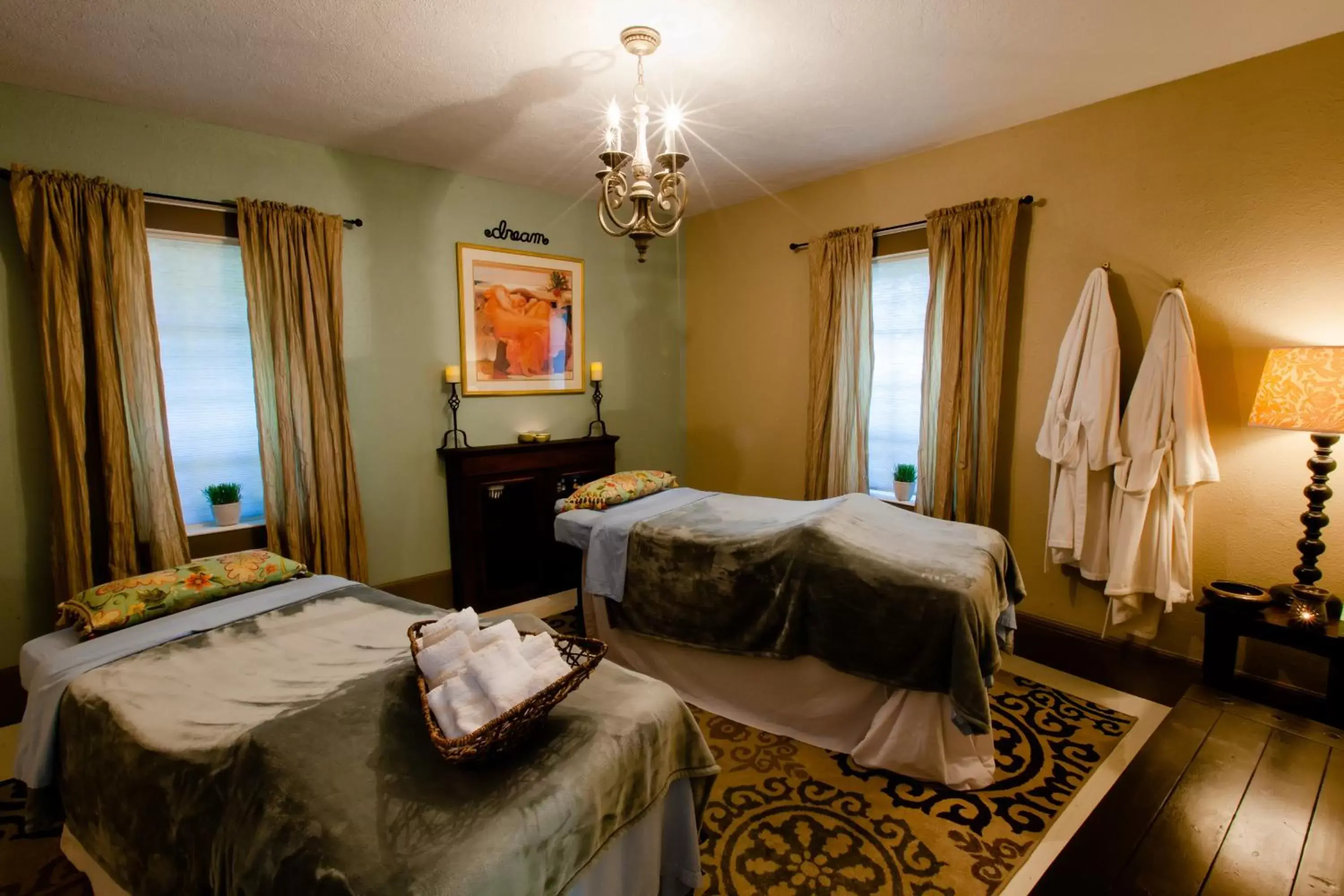 Spa and wellness centre/facilities, Bed in Strawberry Valley Inn
