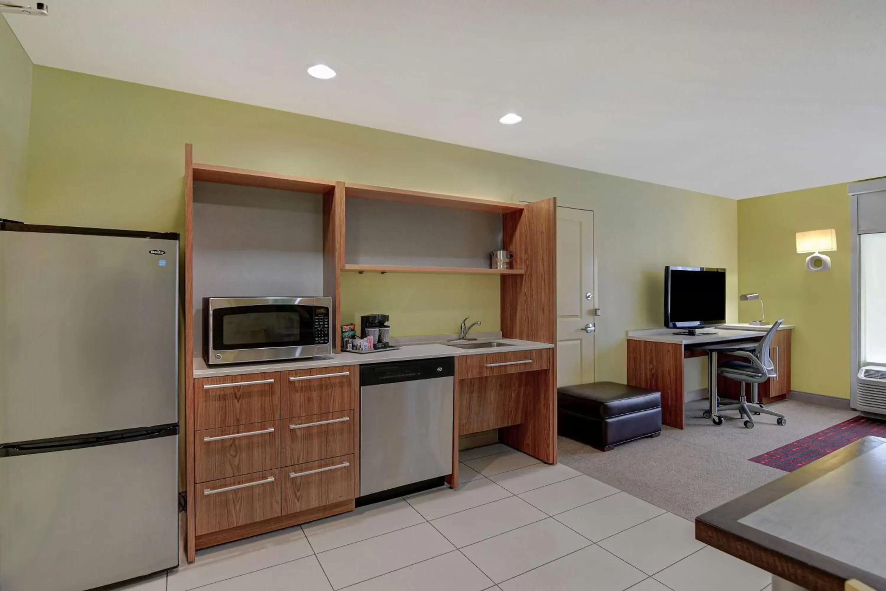 Bedroom, Kitchen/Kitchenette in Home2Suites by Hilton Augusta