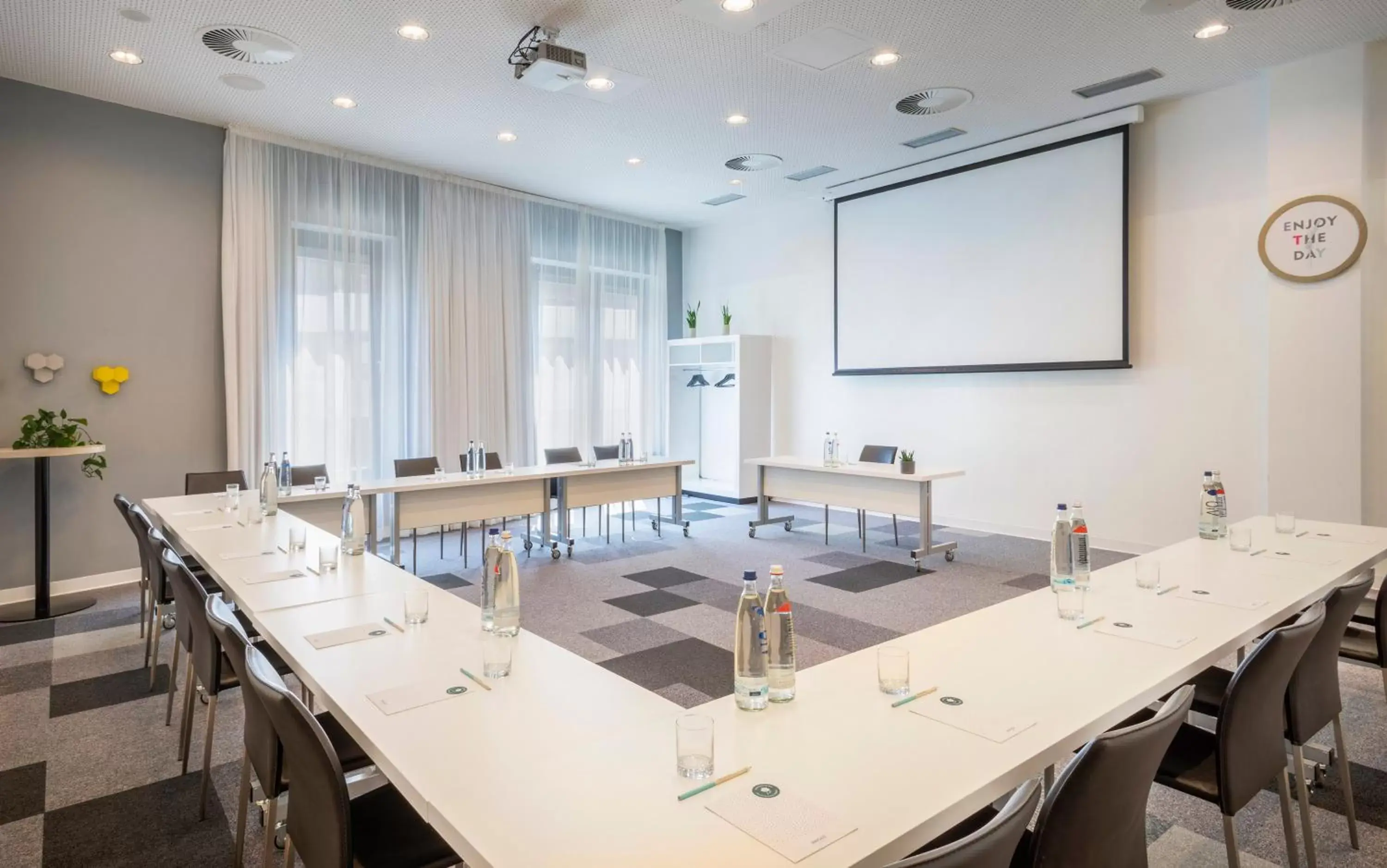 Meeting/conference room in INNSiDE by Meliá Frankfurt Ostend