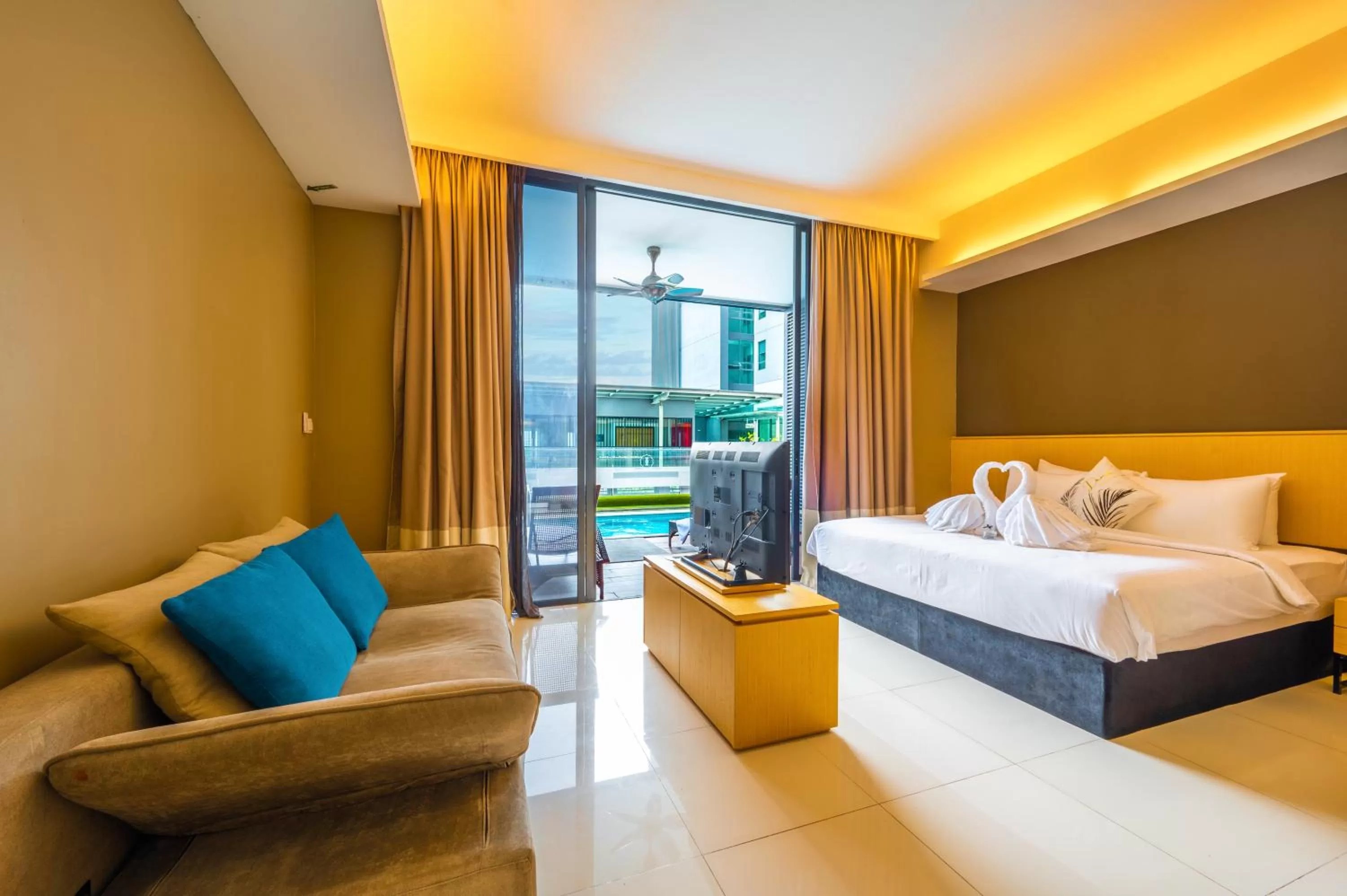 Photo of the whole room, Bed in Greystone 99 Suites