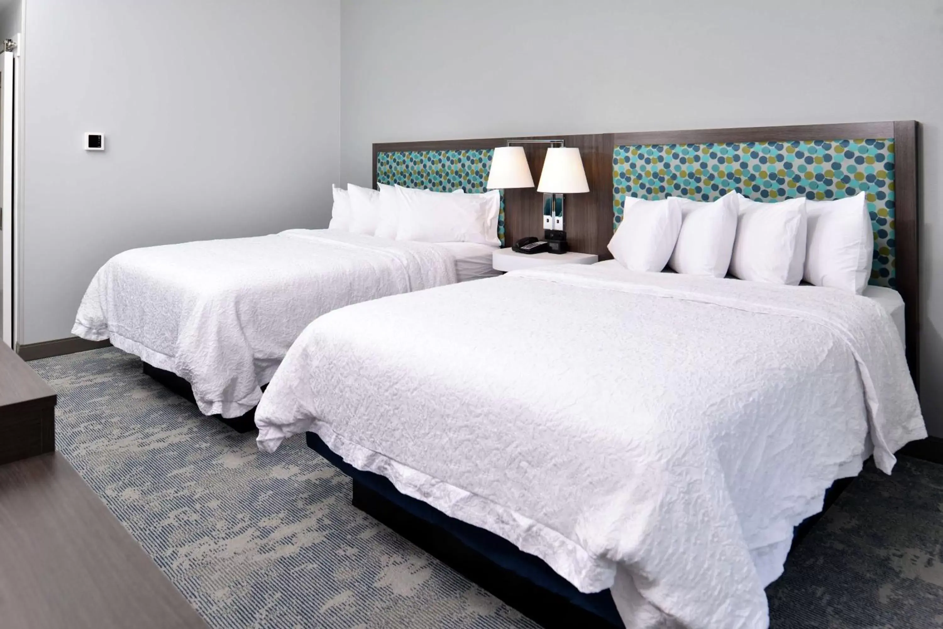 Bed in Hampton Inn Cedar Falls Downtown, Ia