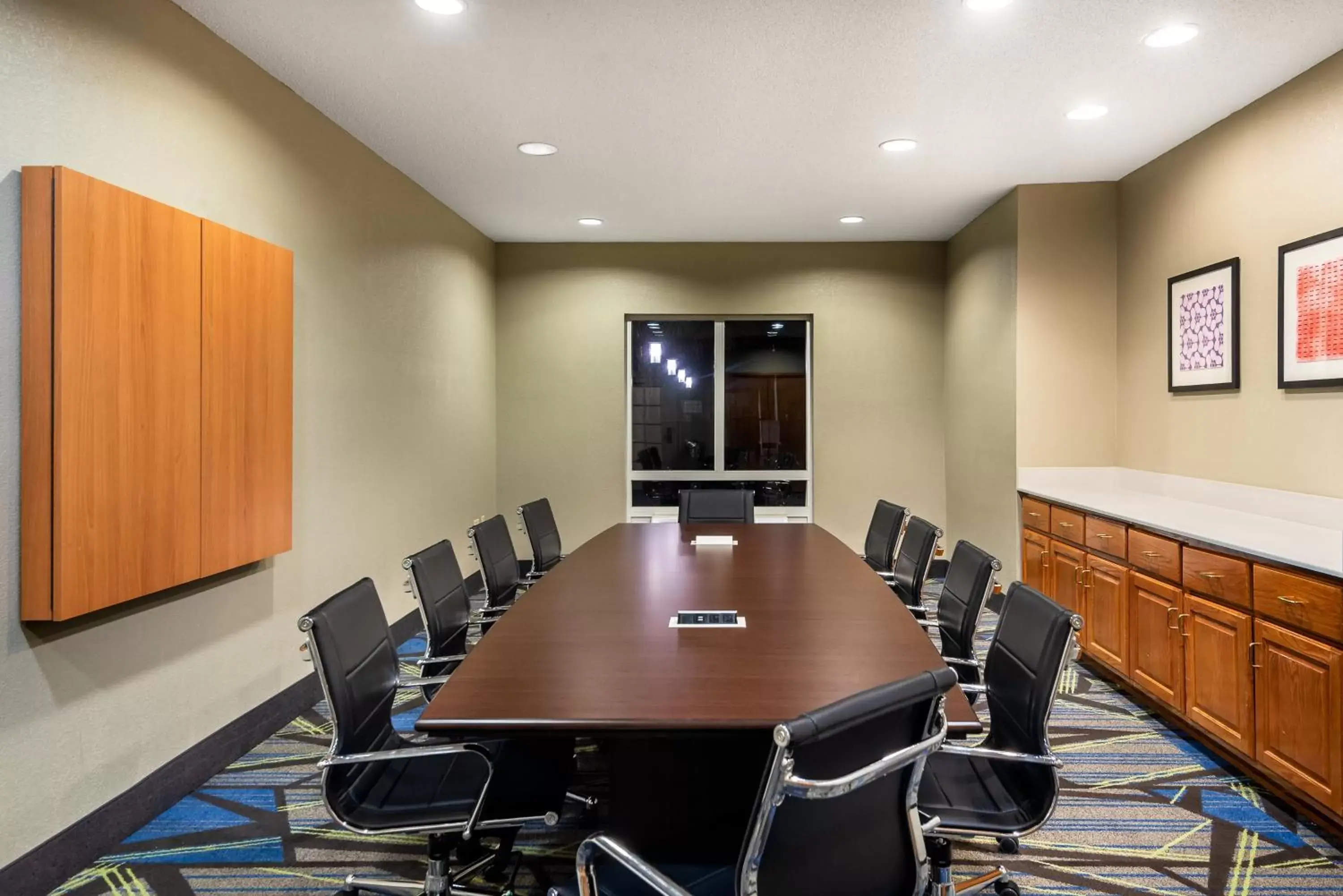Meeting/conference room in Holiday Inn Express Daphne-Spanish Fort, an IHG Hotel