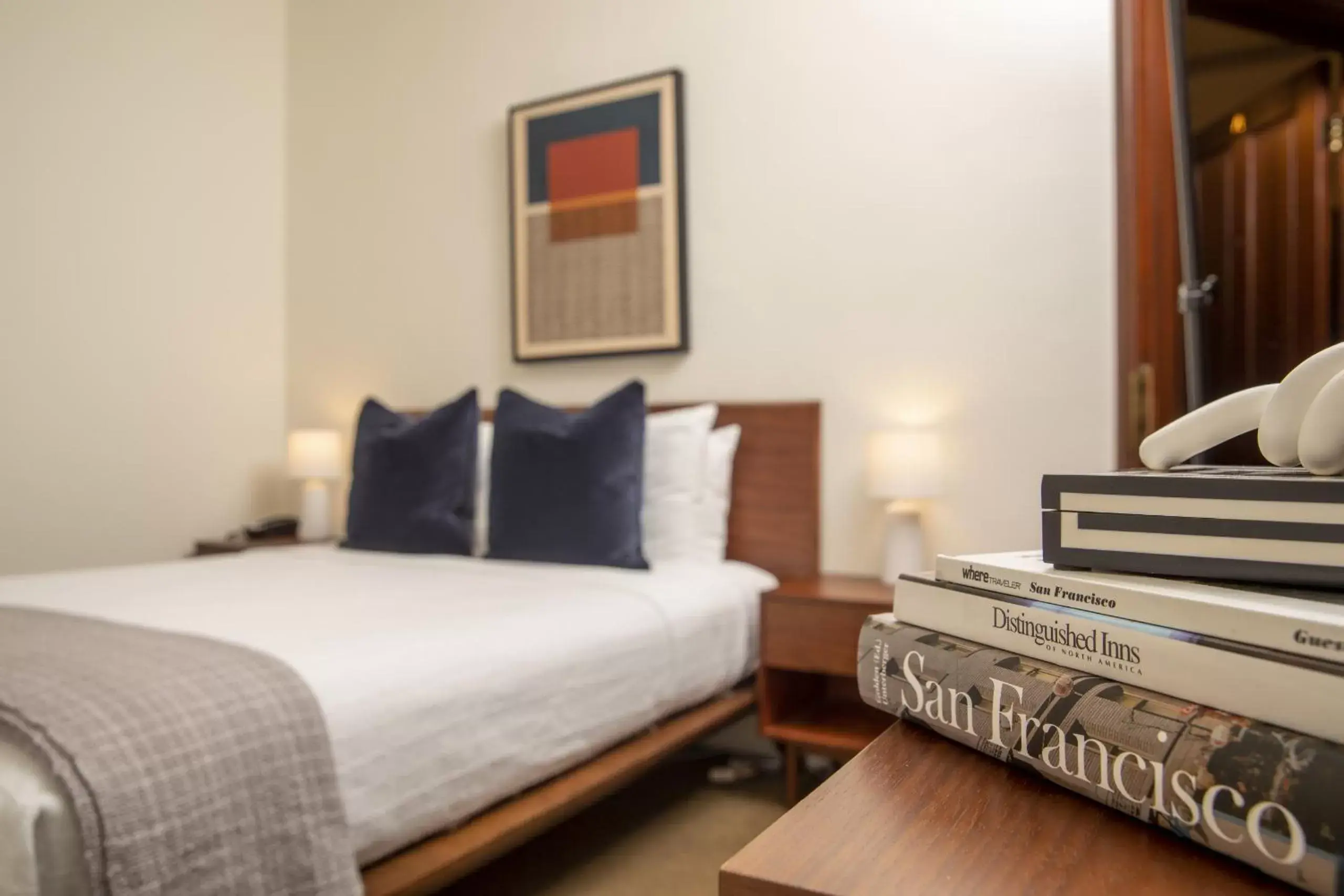 Bedroom, Bed in Washington Square Inn