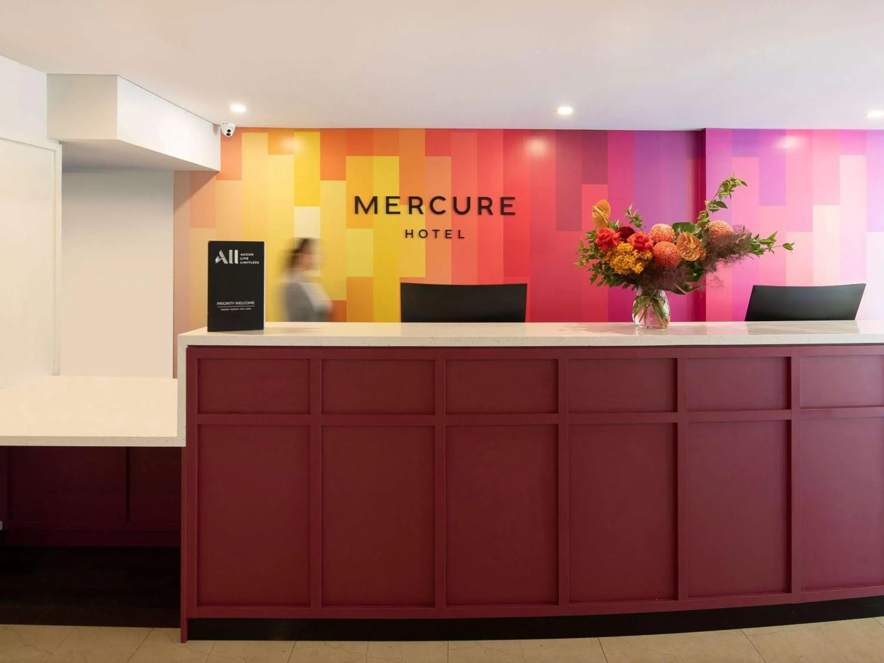 Property building, Lobby/Reception in Mercure Perth On Hay