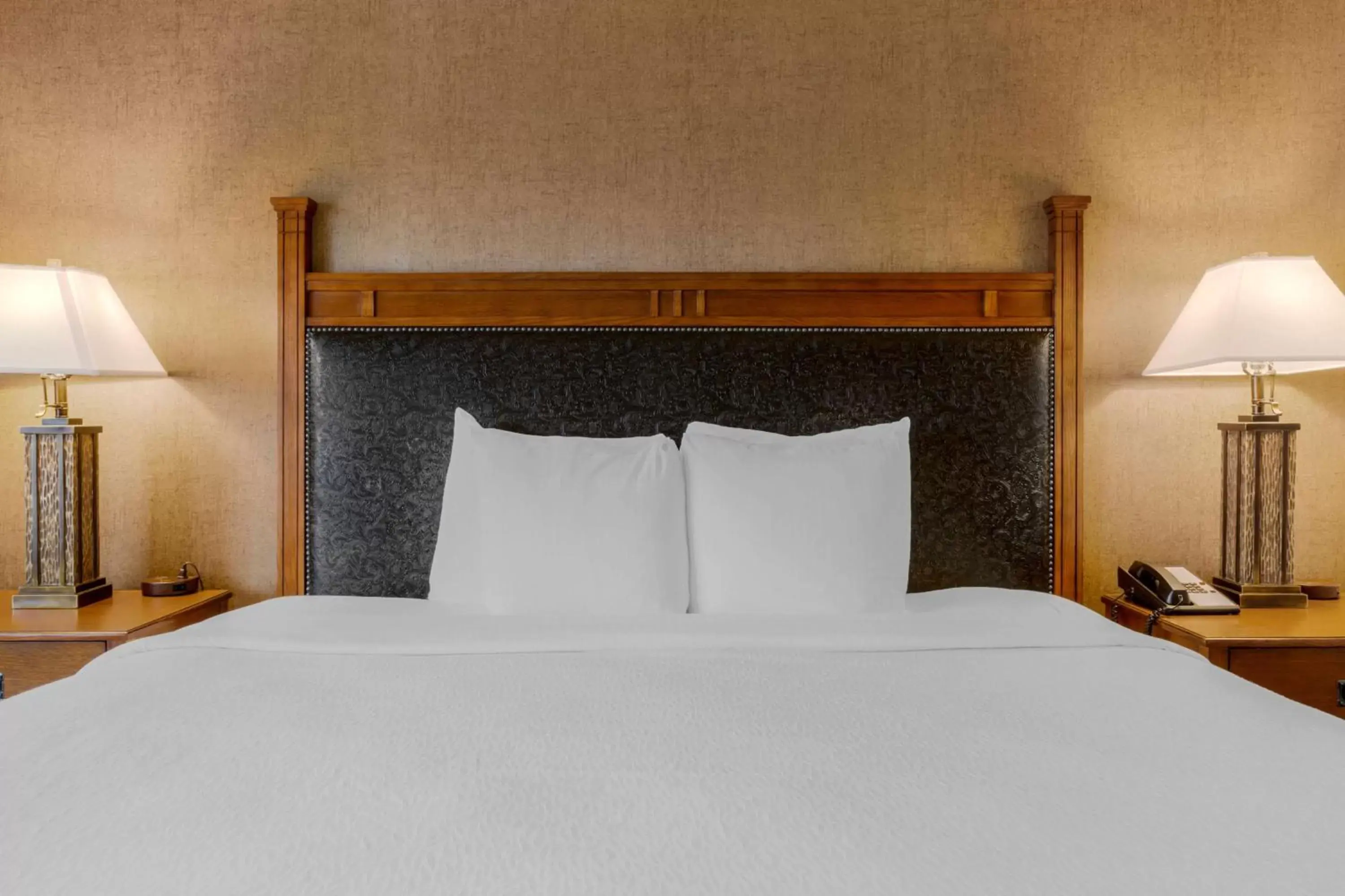 Bedroom, Bed in Best Western PLUS Bryce Canyon Grand Hotel Bedroom, Bed in Best Western PLUS Bryce Canyon Grand Hotel