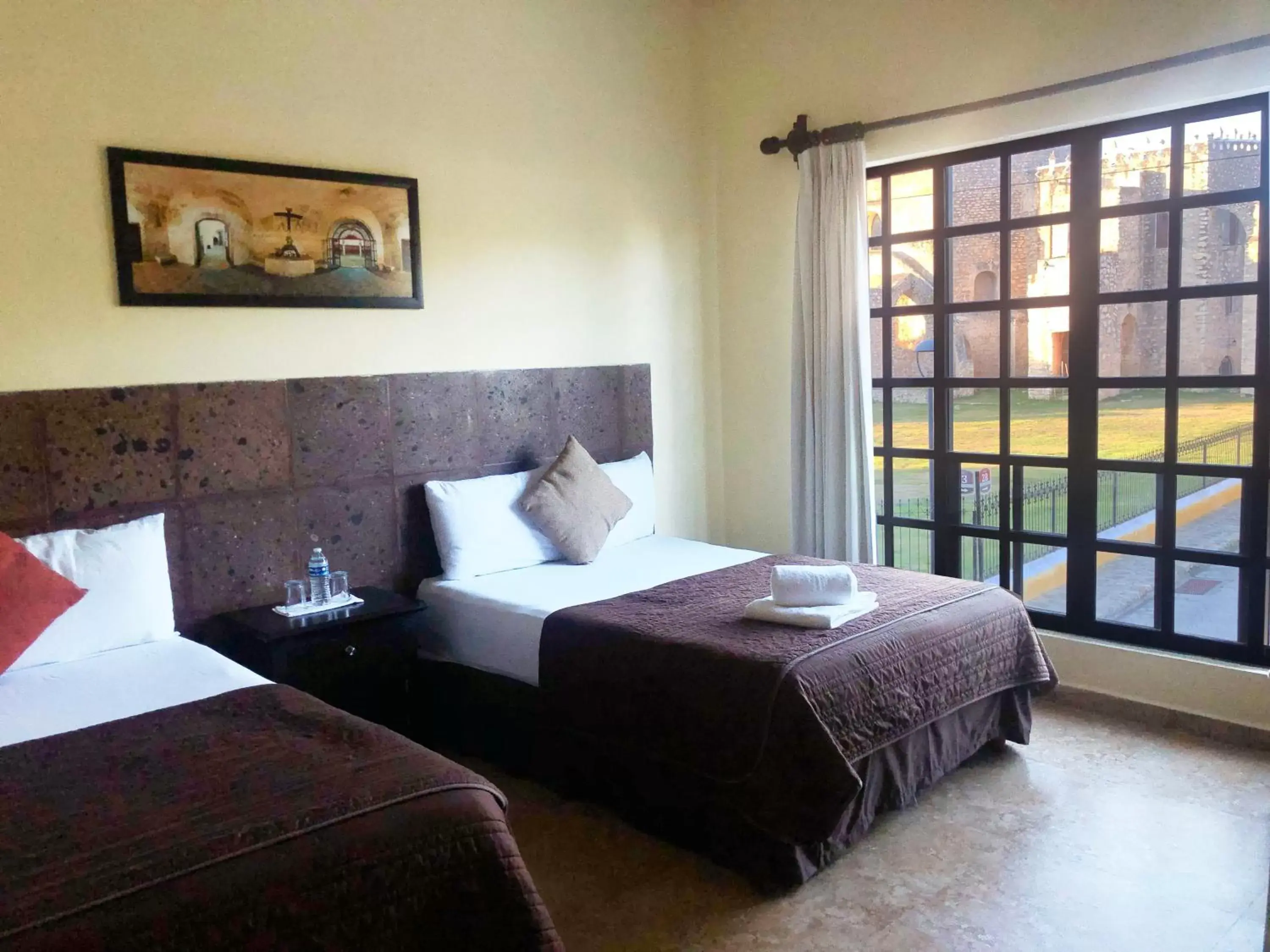 Property building, Bed in Hotel Rinconada del Convento