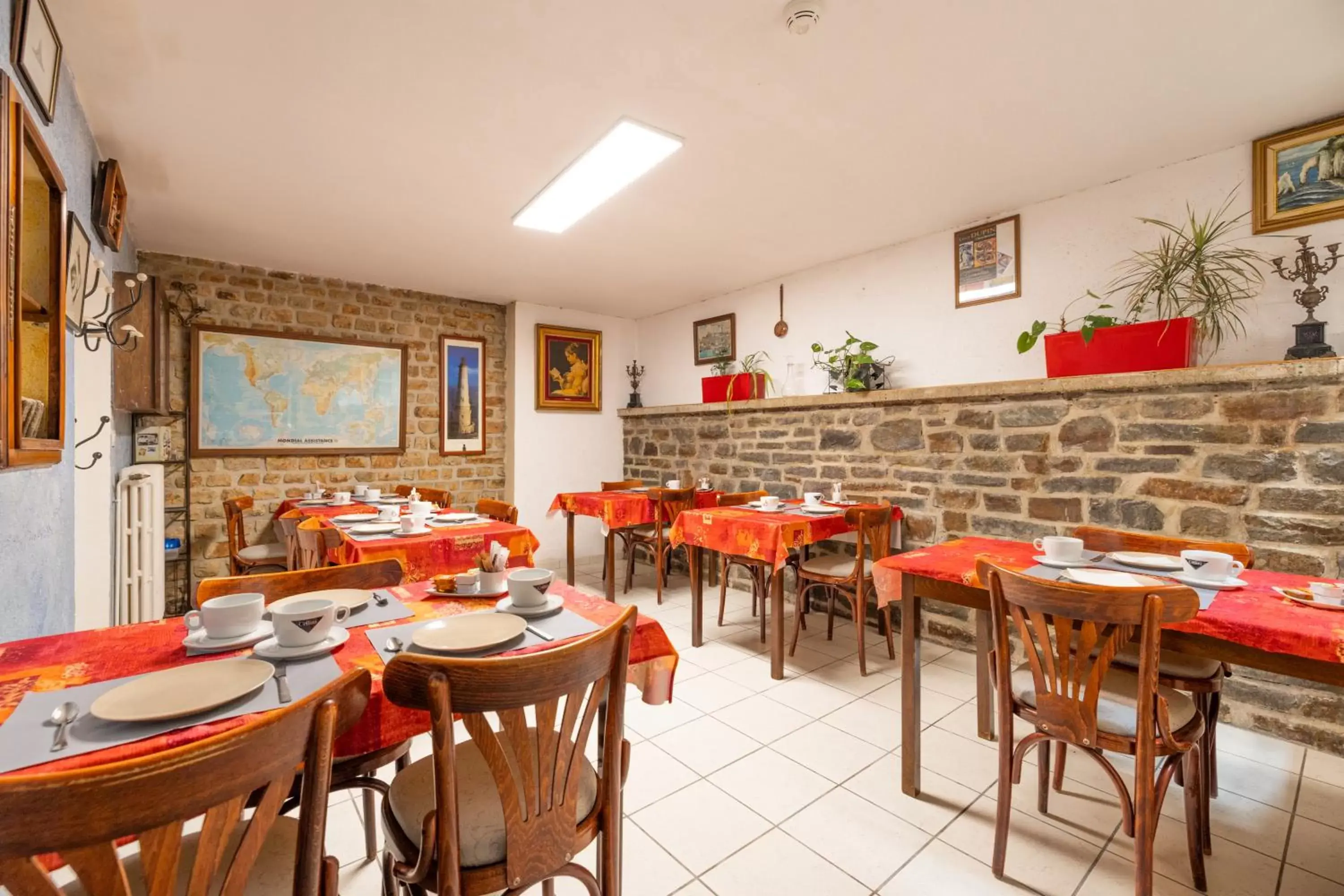 Banquet/Function facilities, Restaurant/Places to Eat in Hotel De L'Agriculture - 2 étoiles