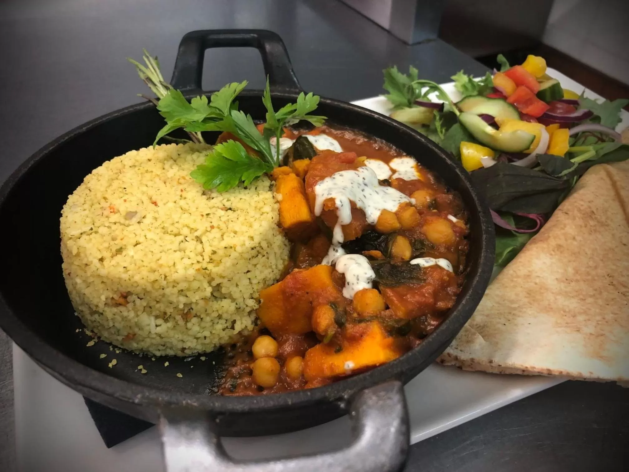 Food and drinks in The Punchbowl Inn