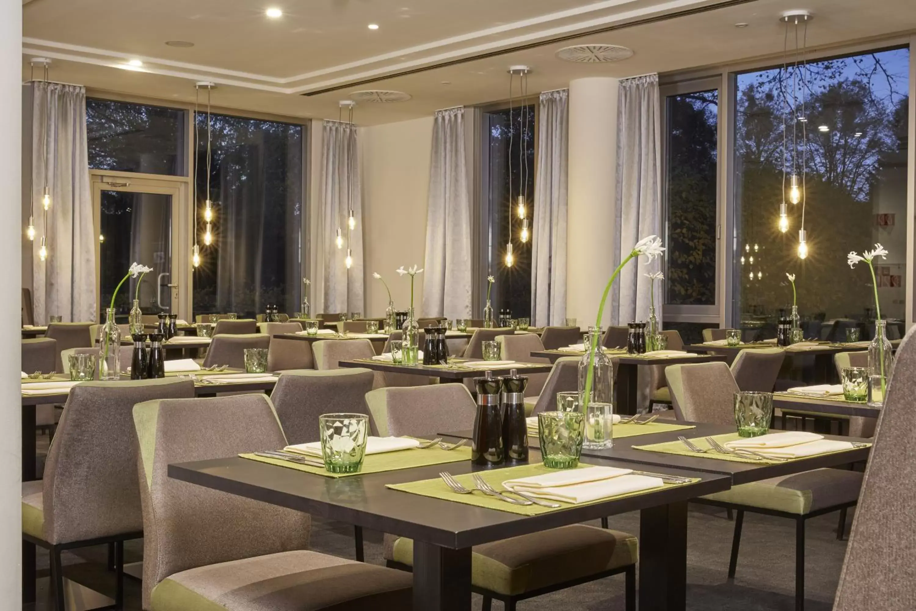 Restaurant/Places to Eat in H4 Hotel Kassel