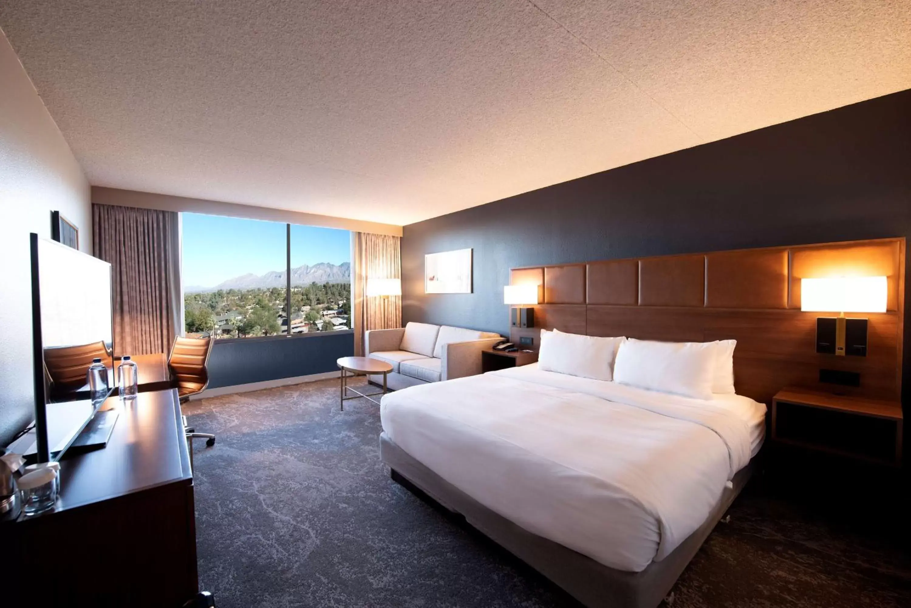 Bed in DoubleTree by Hilton Tucson-Reid Park