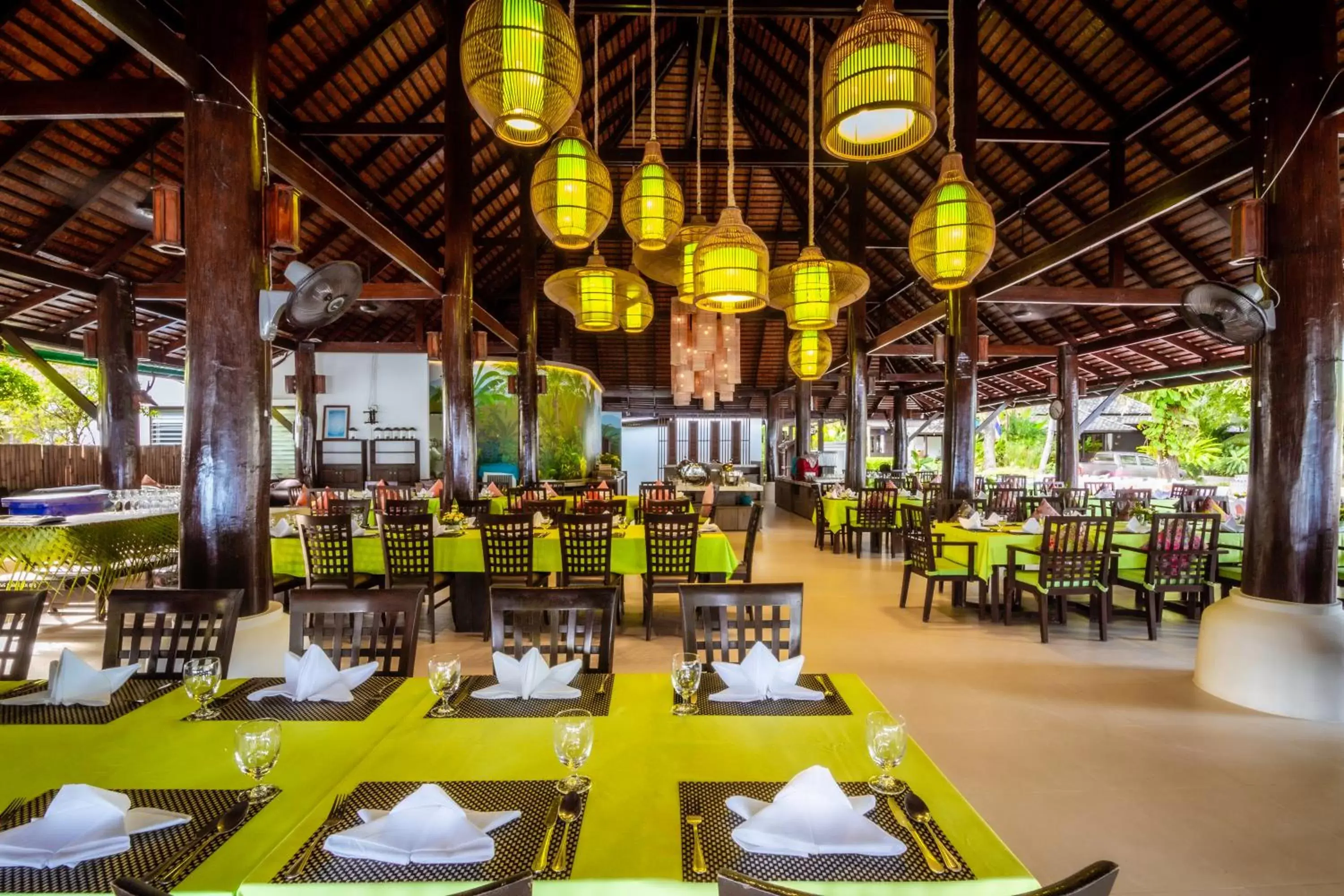 Restaurant/Places to Eat in Chaweng Garden Beach Resort - SHA Plus