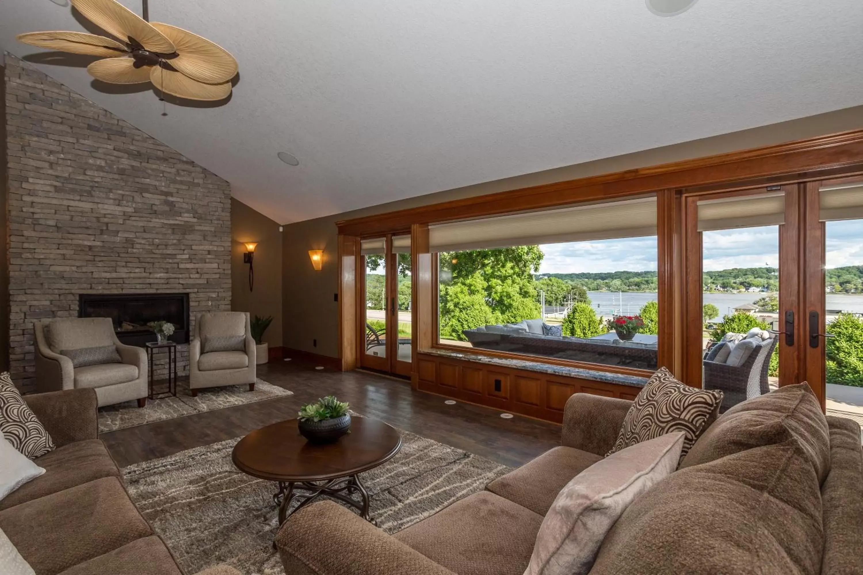 Living room, Seating Area in River View Lodge