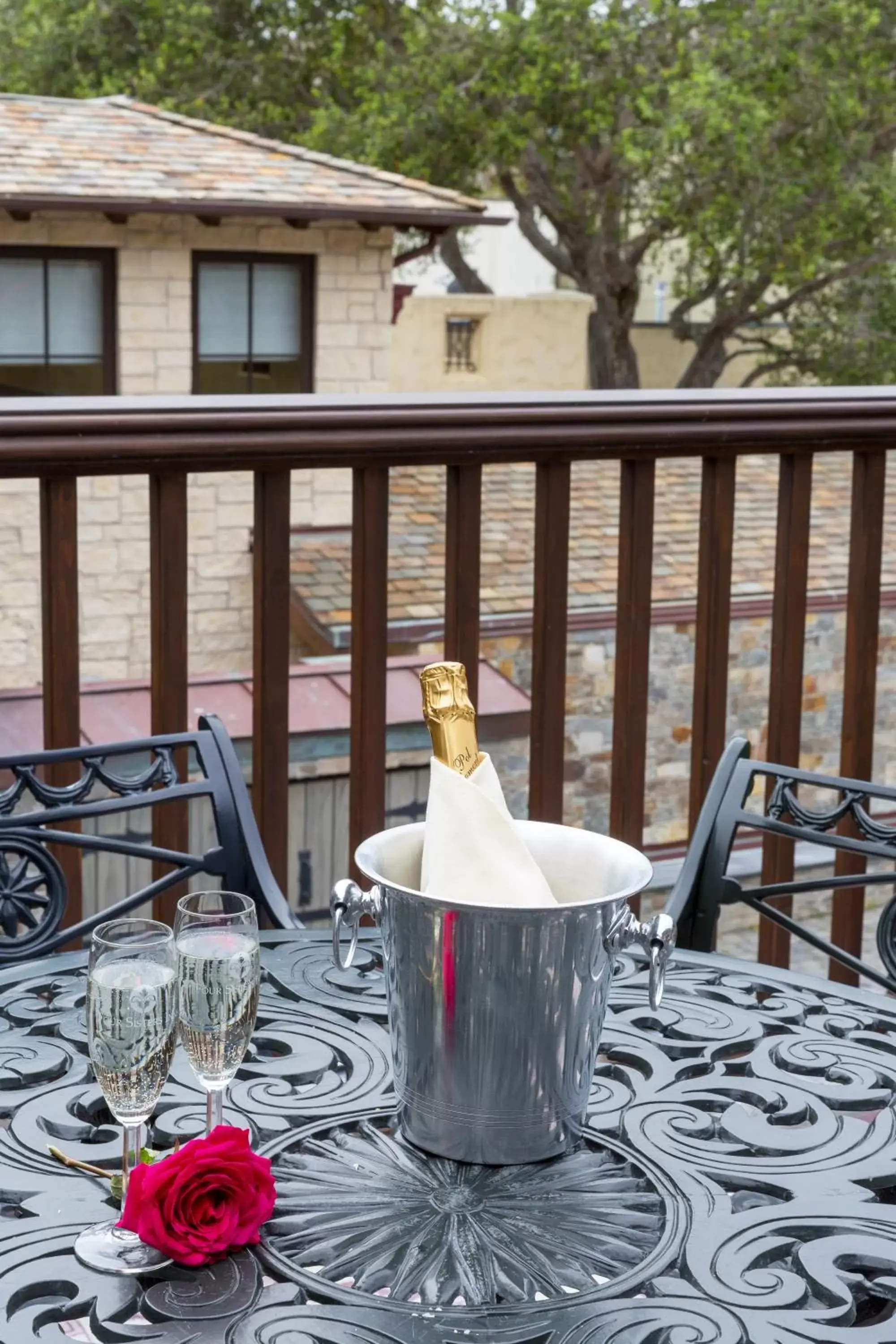 Alcoholic drinks, Balcony/Terrace in Coachman's Inn, A Four Sisters Inn