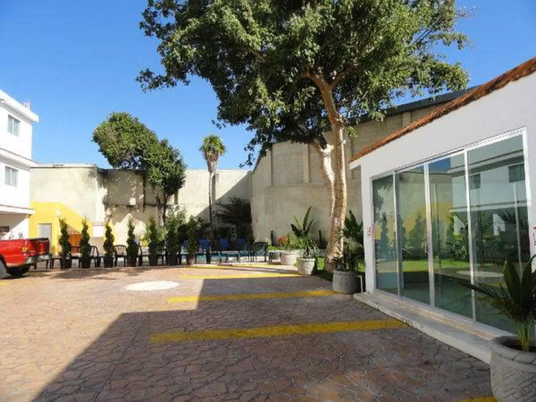 Property building in Hotel Las Dalias Inn Property building in Hotel Las Dalias Inn