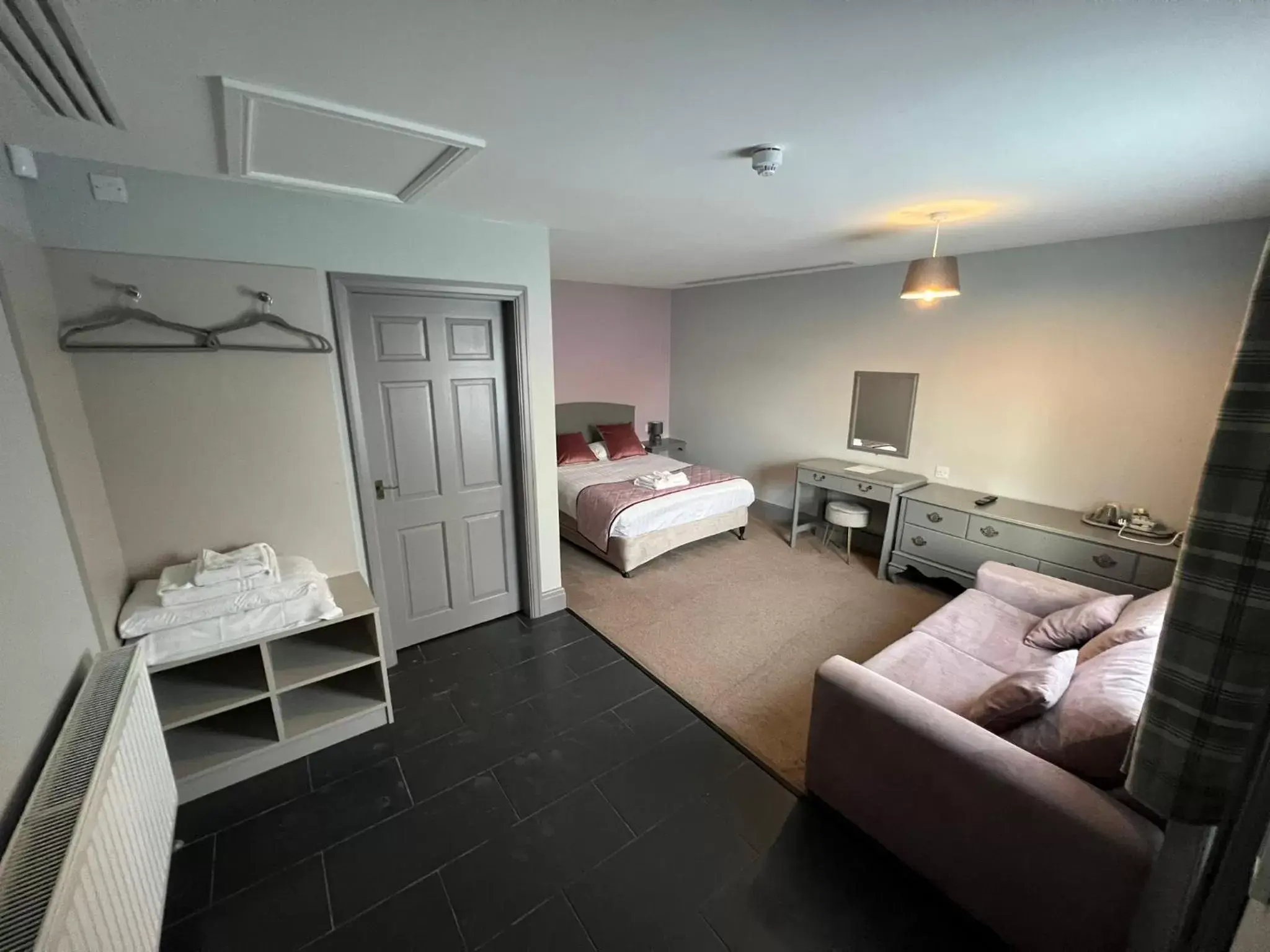 Bedroom, Bunk Bed in The Black Horse Inn