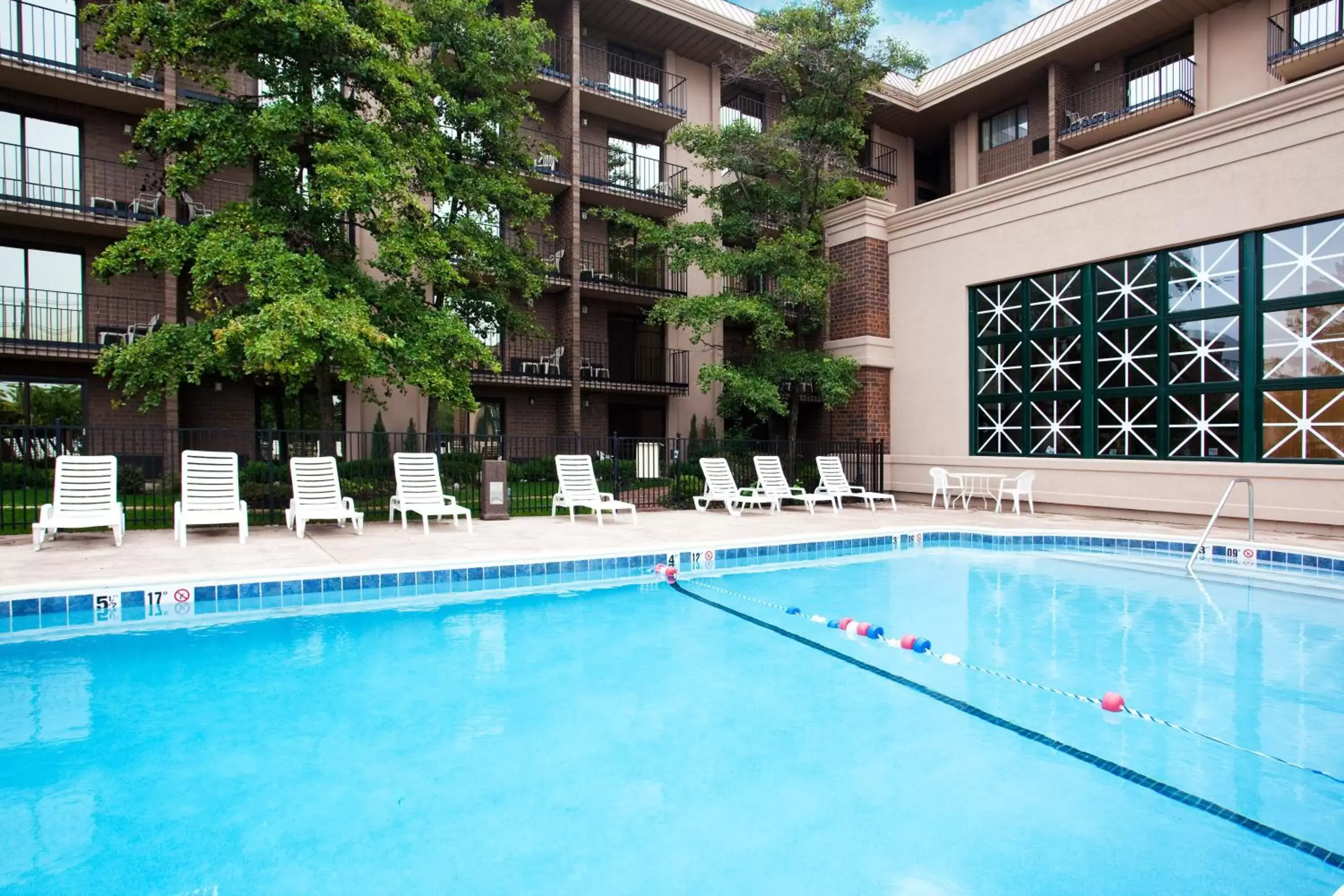 Swimming Pool in Holiday Inn Express Schaumburg-Rolling Meadows, an IHG Hotel