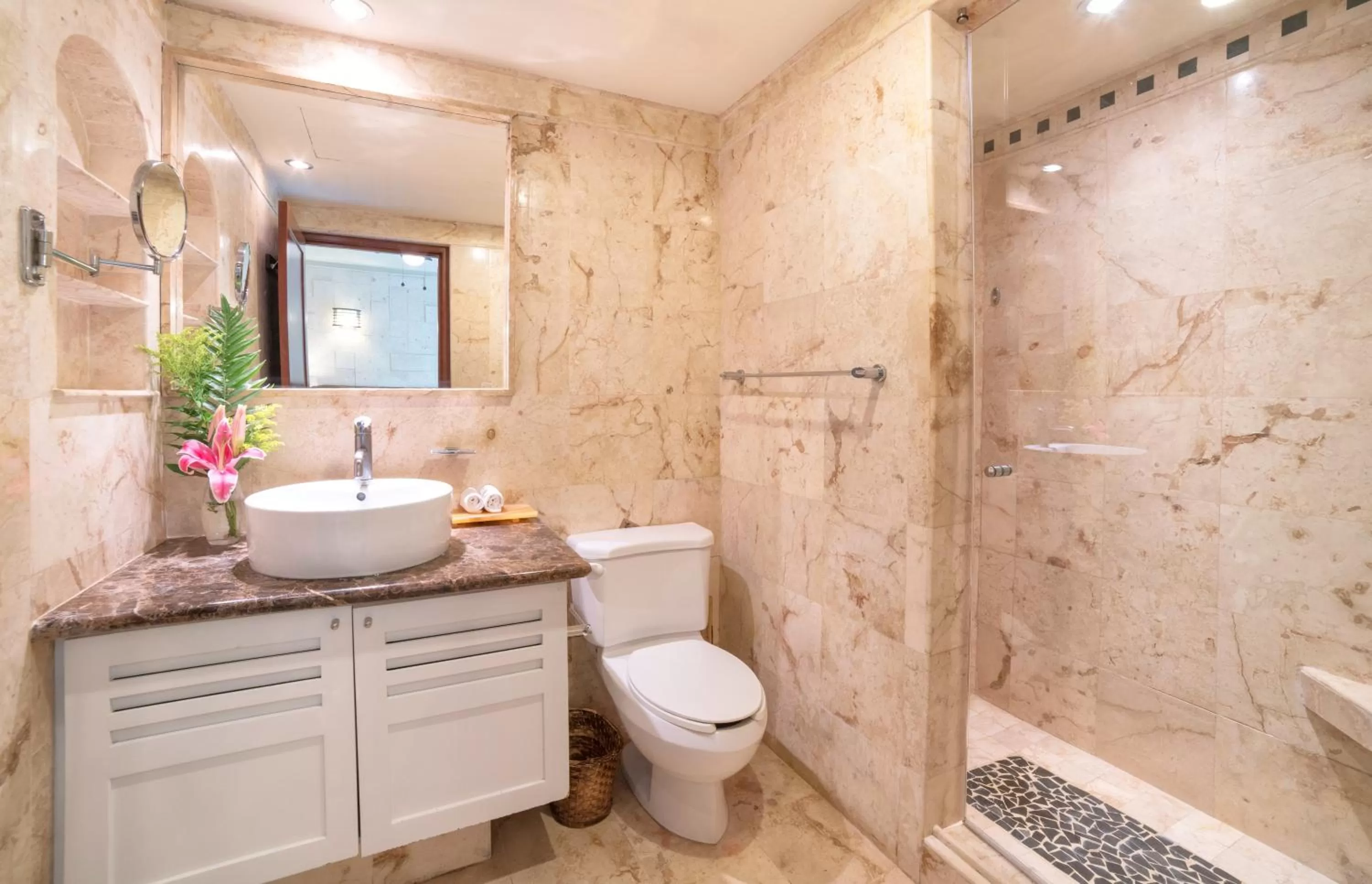 Shower in Maya Villa Condo Hotel and Beachclub