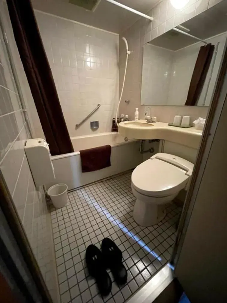 Bathroom in Kyotoya Hotel
