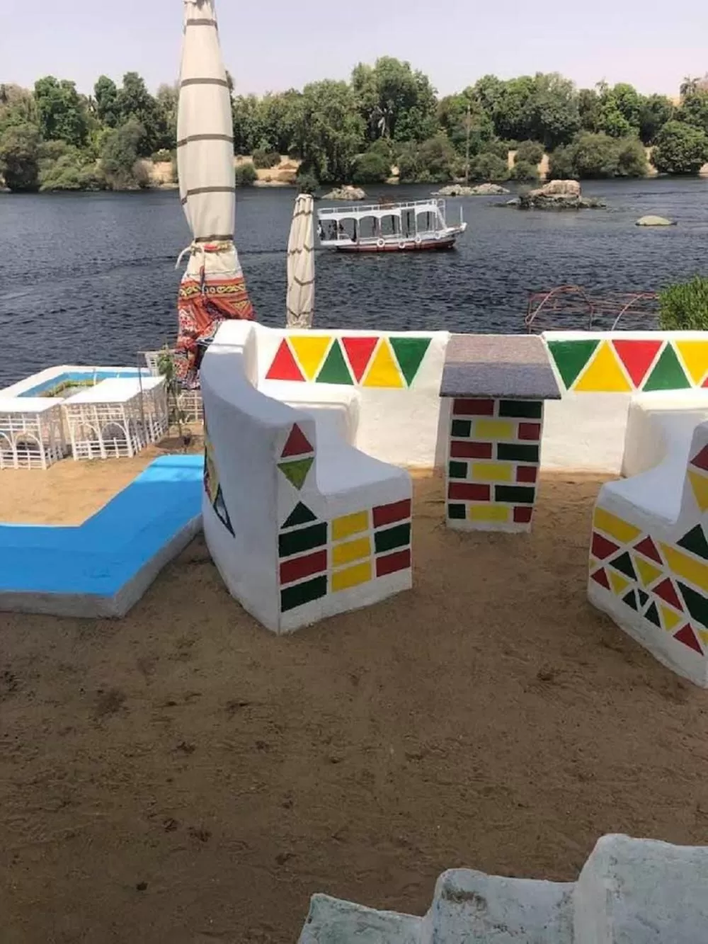 Restaurant/places to eat in Taharka Nubian House