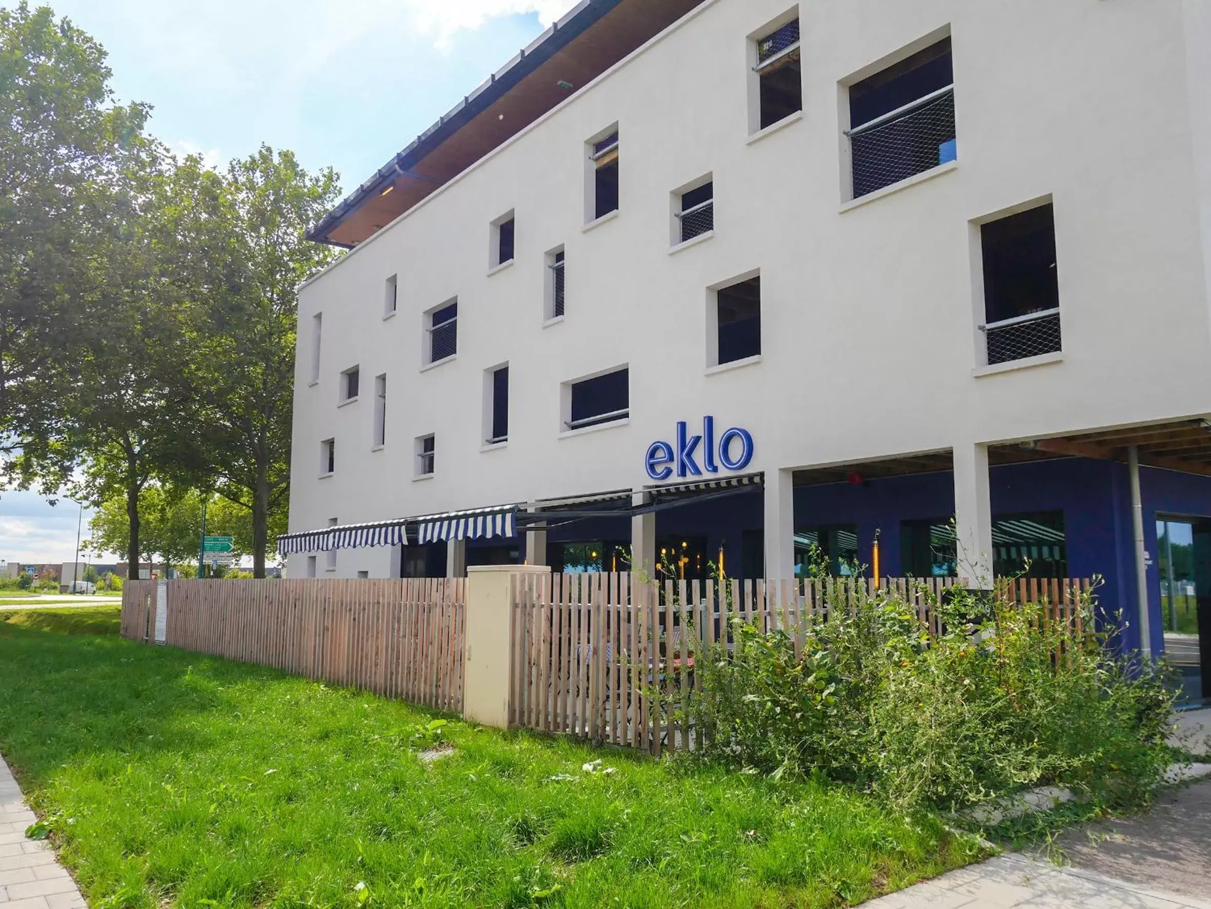 Facade/entrance, Property Building in Eklo Marne La Vallée