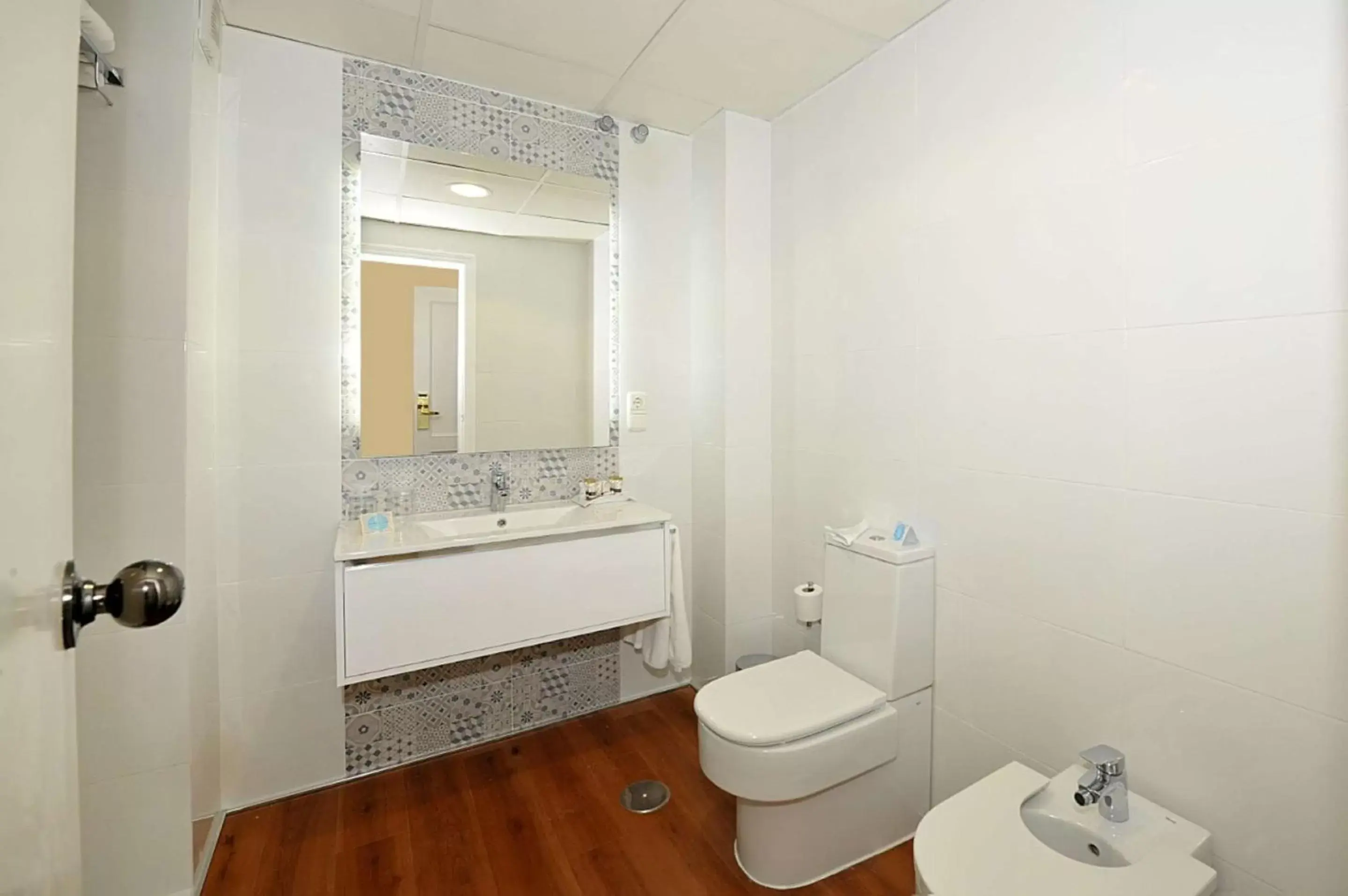 Photo of the whole room, Bathroom in Hotel Salobreña Suites